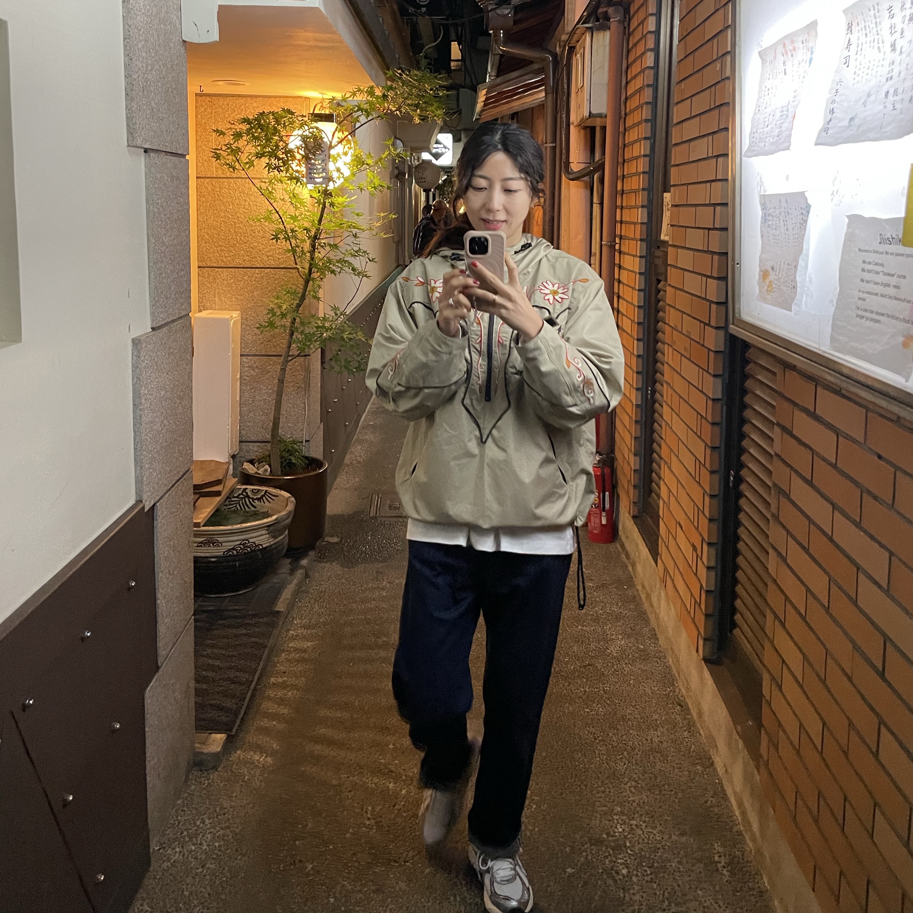 Jordan 1 x Travis Scott Retro Low OG SP Sail and Ridgerock, Orslow Dad's Fit Painter Pants One Wash - 24FW 착용 스타일 - 2