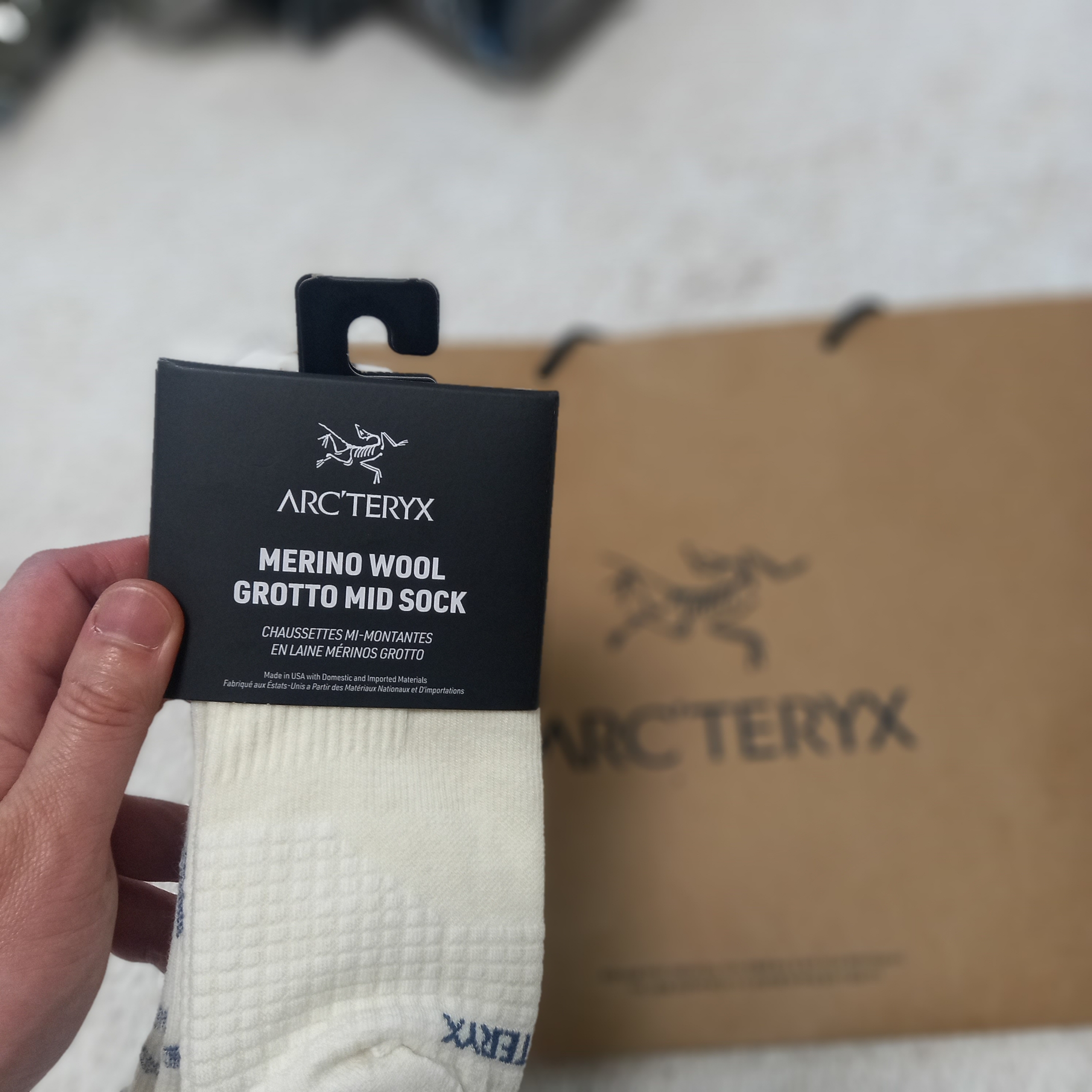 Arc'teryx Cronin Cotton Overshirt Black, (W) Arc'teryx Atom Heavyweight Hoody Black 착용 스타일 - 9