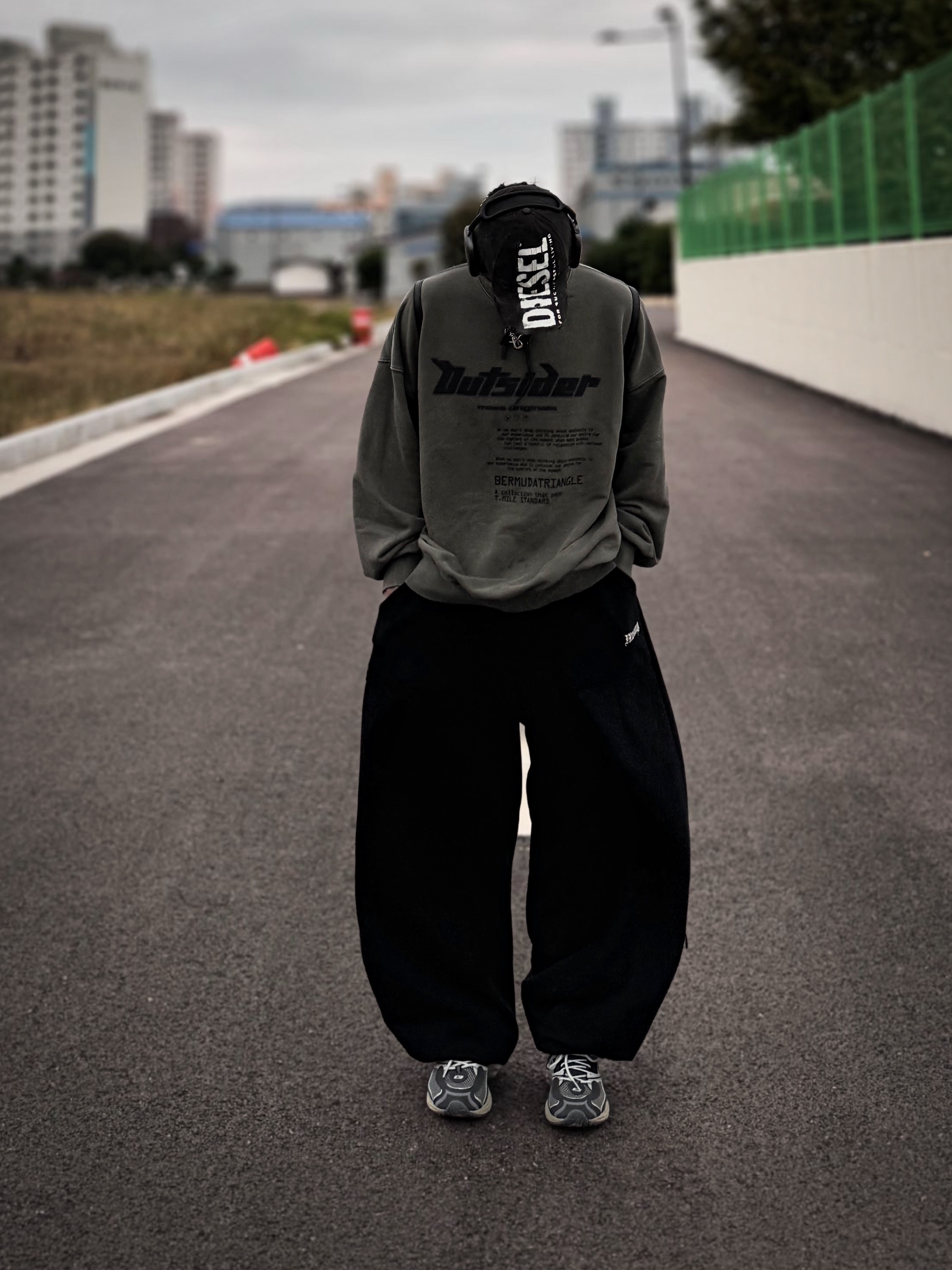 Reebok Premier Trinity KFS Bone, Our Legacy Ladon Leather Keychain Black 착용 스타일 - 1