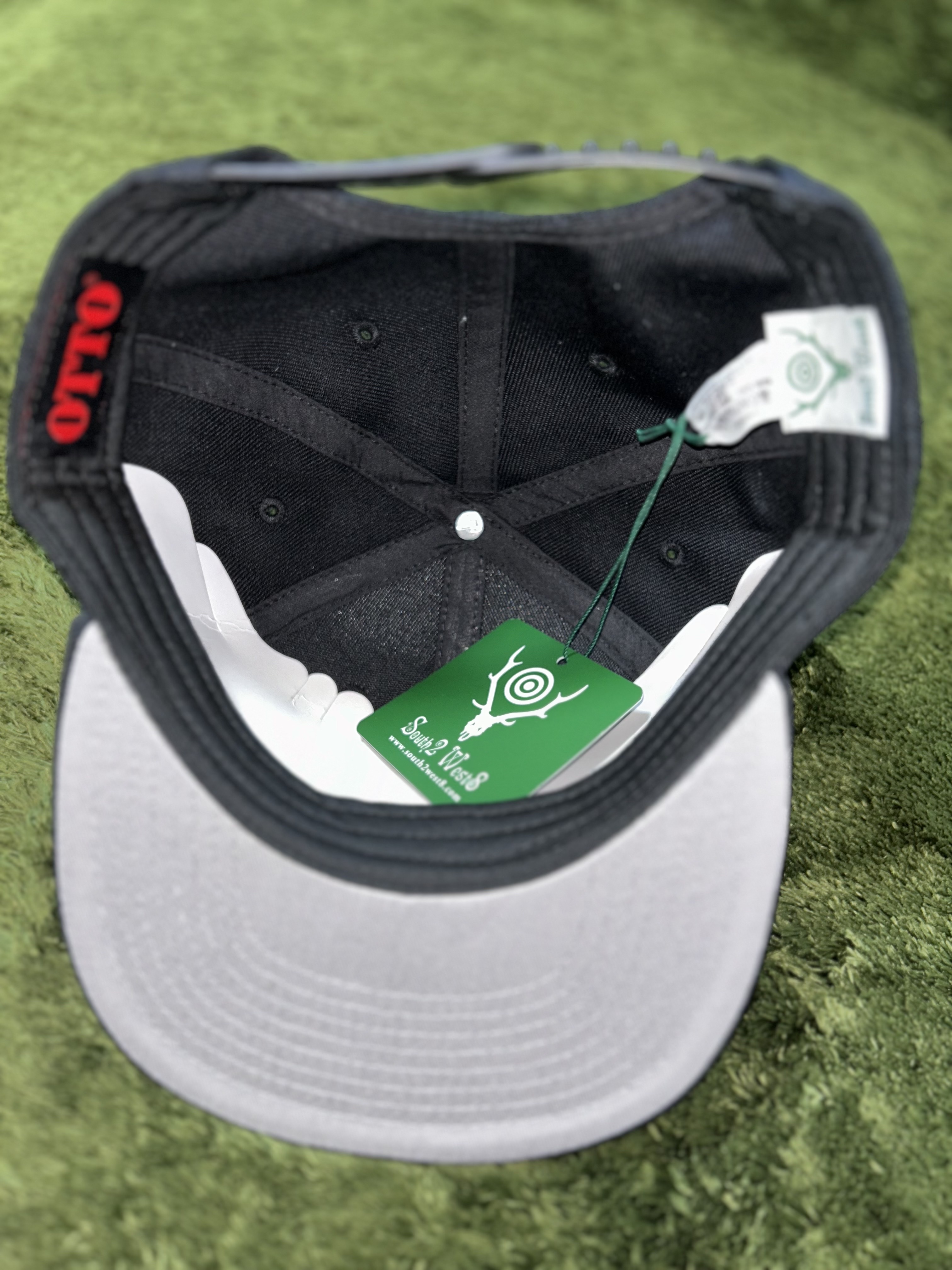 South2 West8 S&T Emb. Baseball Cap Black 착용 스타일 - 4