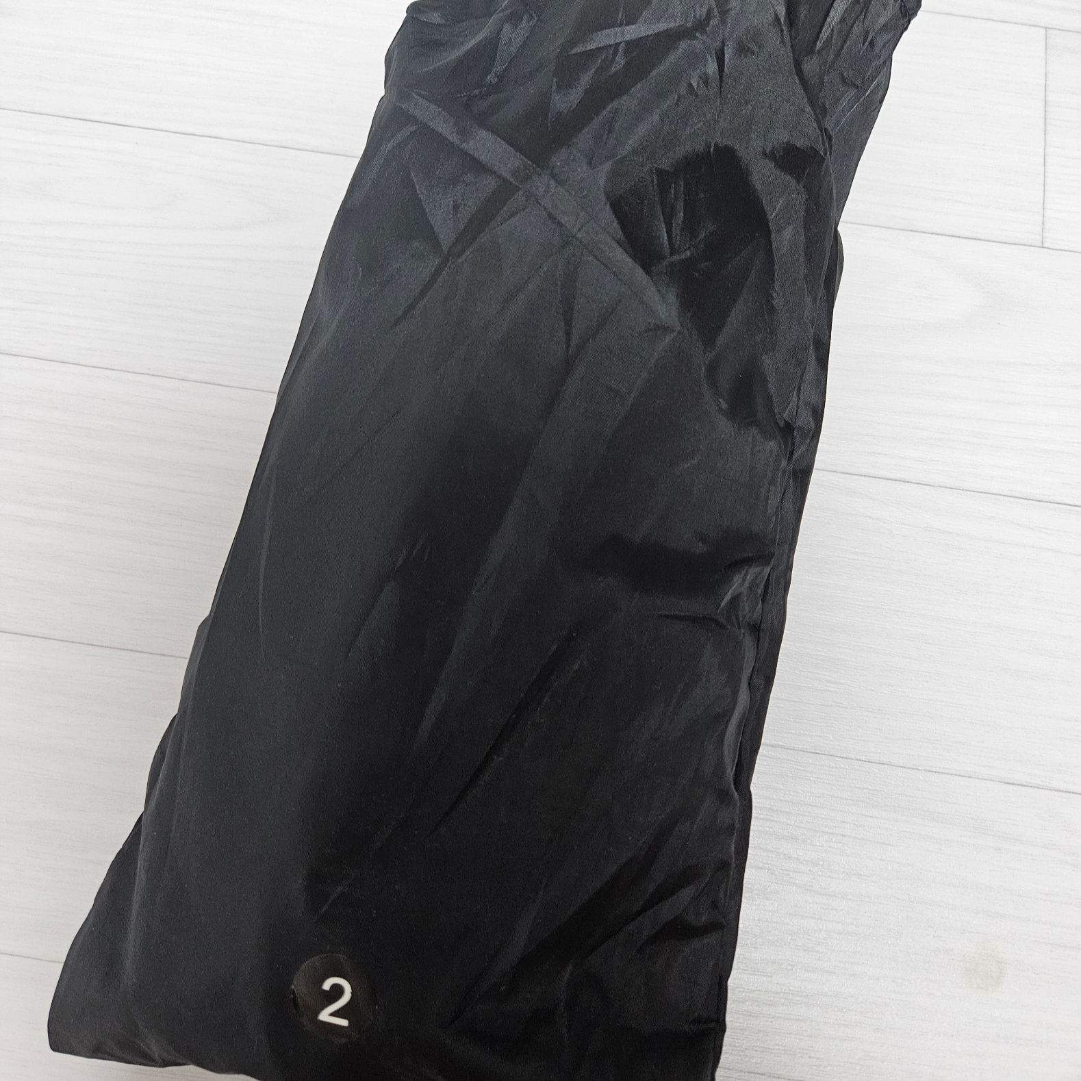 Yeezy YZY Pods Black 착용 스타일 - 1