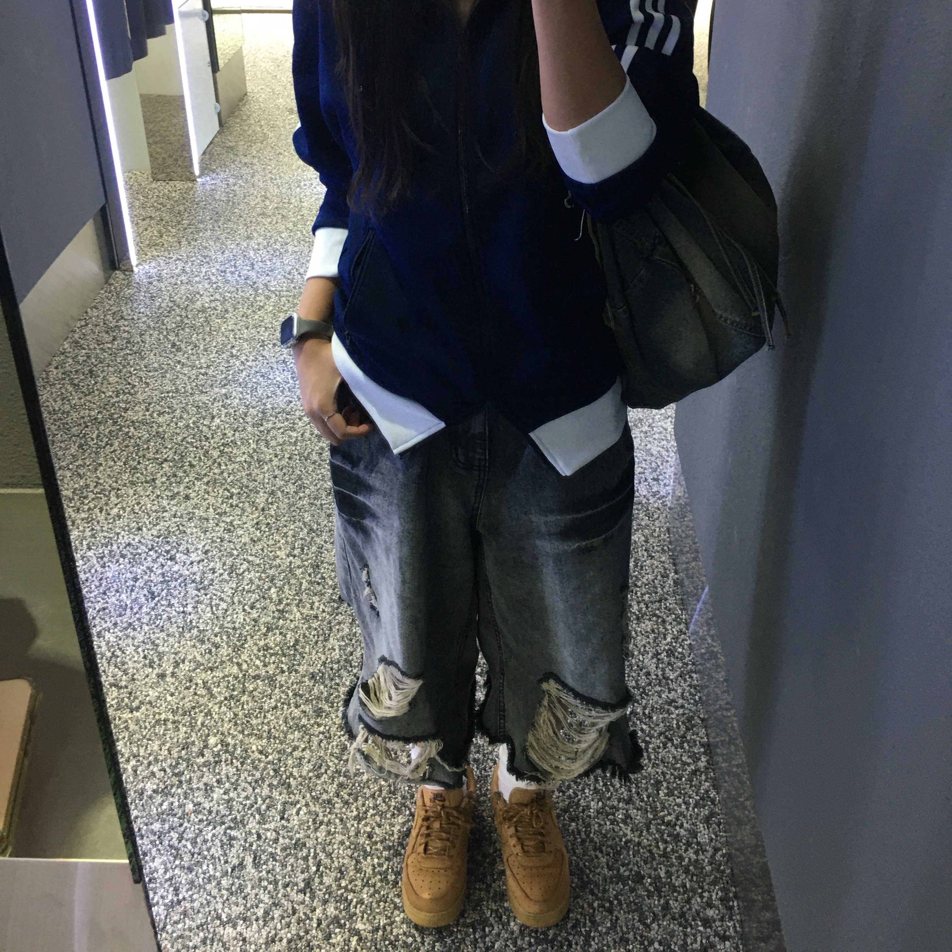 Adidas Adicolor Classic Beckenbauer Track Top Night Indigo - KR Sizing, Nike Air Force 1 '07 WB Flax 착용 스타일 - 1