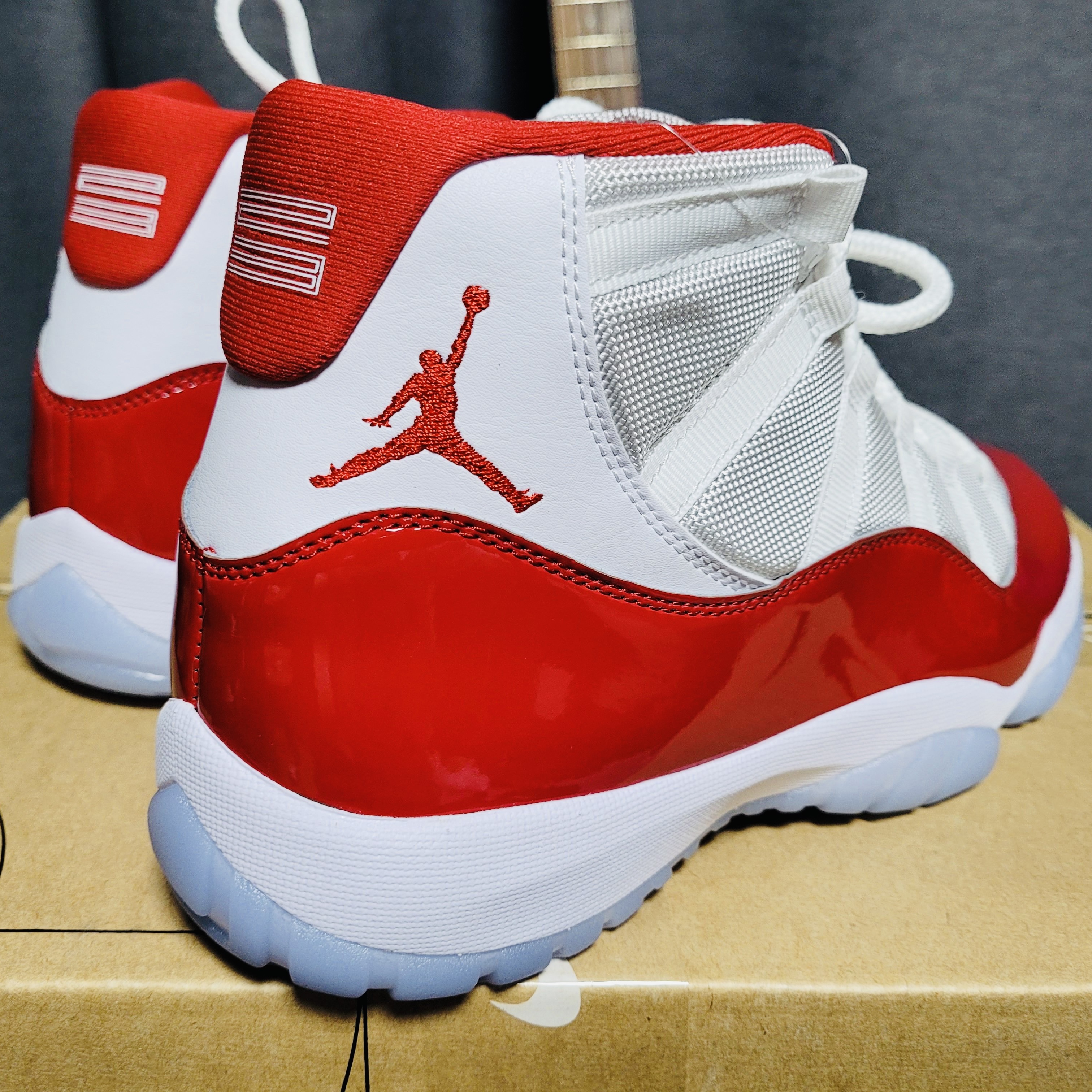 Jordan 11 Retro Varsity Red, Jordan 1 High 85 Varsity Red 착용 스타일 - 2