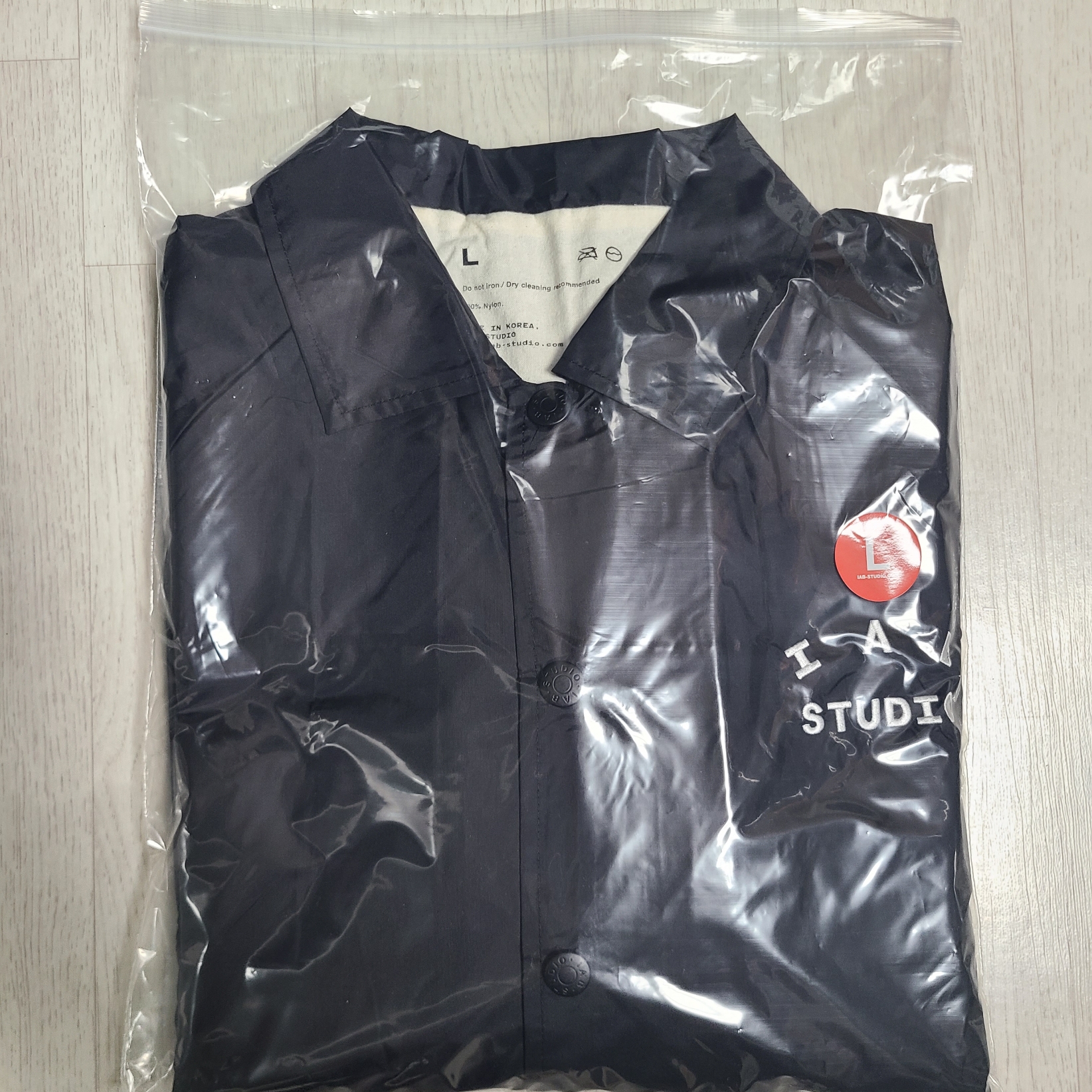 IAB Studio Coach Jacket Black 착용 스타일