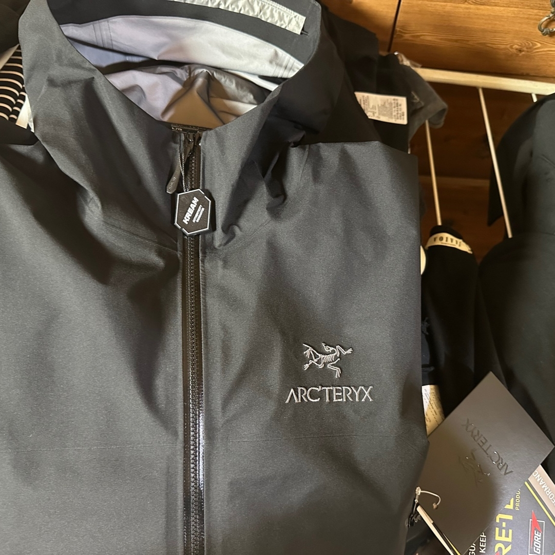 Arc'teryx Beta Jacket Black 착용 스타일 - 1