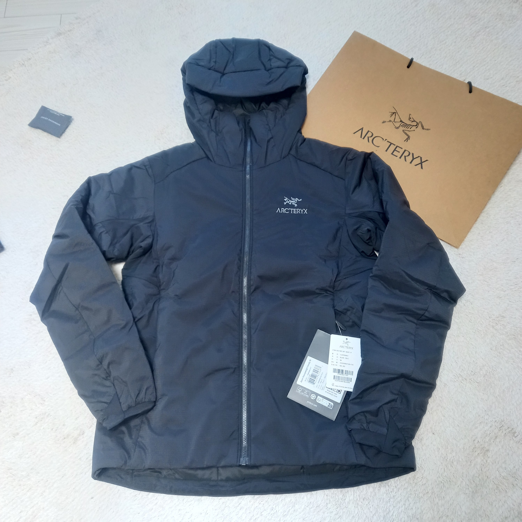 Arc'teryx Cronin Cotton Overshirt Black, (W) Arc'teryx Atom Heavyweight Hoody Black 착용 스타일 - 5