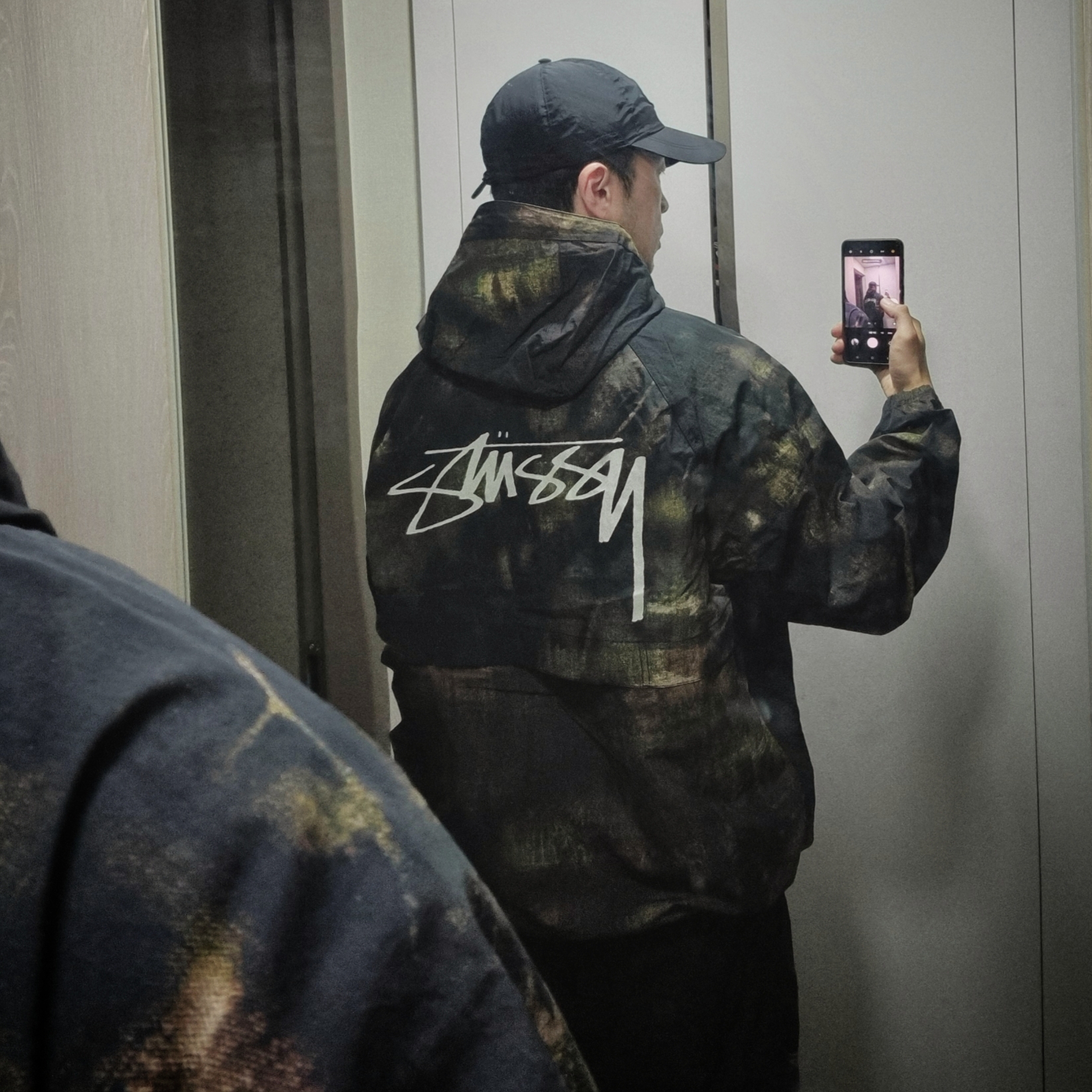 Stussy Stenpat Camo Beach Shell Jacket Fortine, Stussy Wave Dye Beach Shell Jacket Black 착용 스타일
