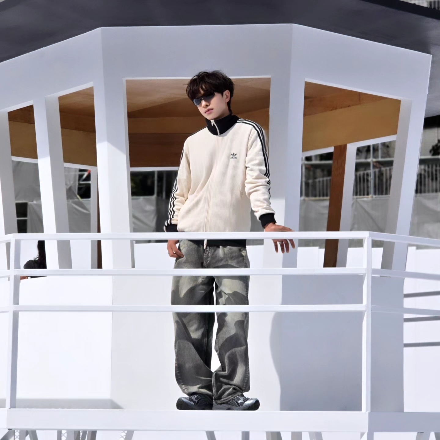Adidas Waffle Beckenbauer Track Top Wonder White - KR Sizing, Samsung Galaxy Watch6 44mm LTE Silver (Korean Ver.) 착용 스타일 - 4
