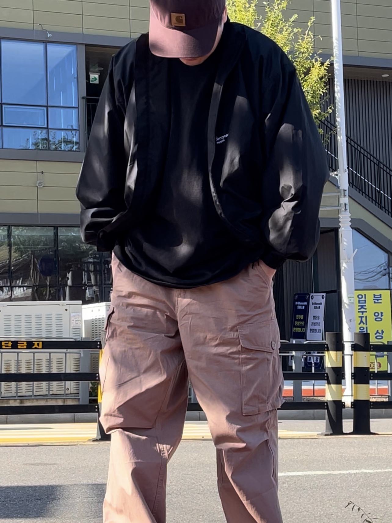 Carhartt Canvas Cap Blackberry, Undermycar Mu.24 Anti Fxxking Logo Play Crop Zip-up Jacket Black 착용 스타일