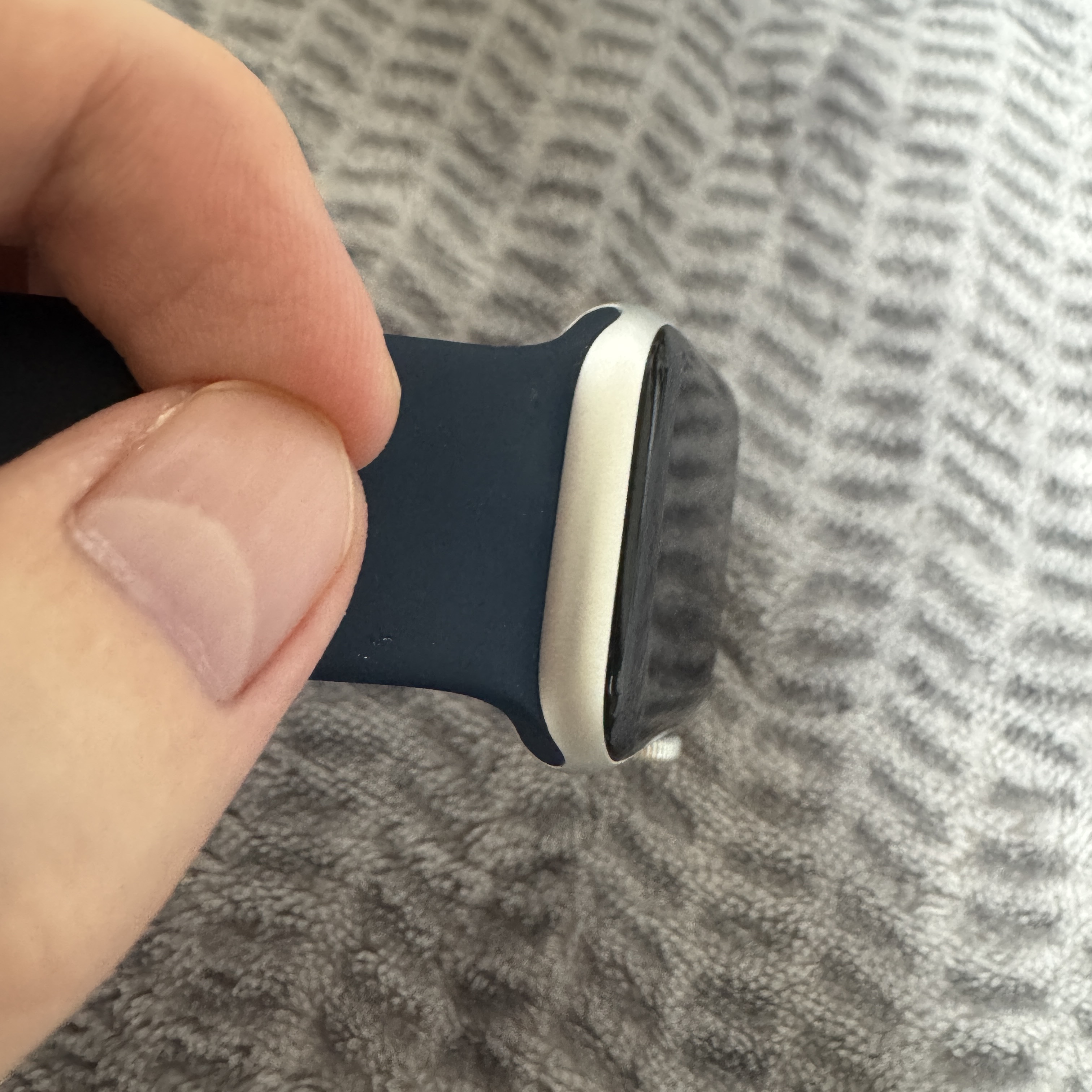 Apple Watch SE 44mm Cellular Silver Aluminum Case with Sport Band Abyss Blue (Korean Ver.) 착용 스타일 - 2