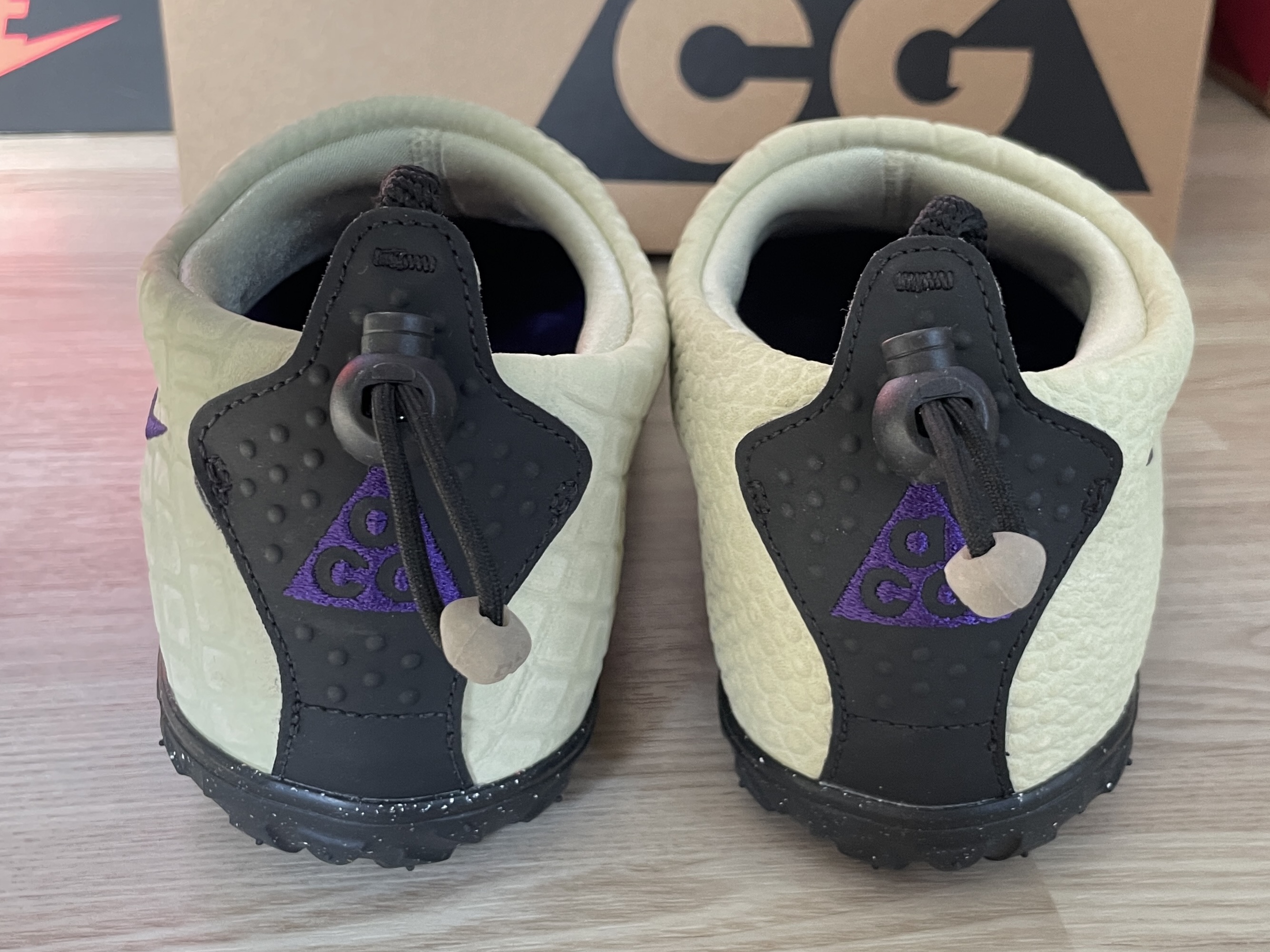 Nike ACG Moc PRM Olive Aura Black 착용 스타일 - 3