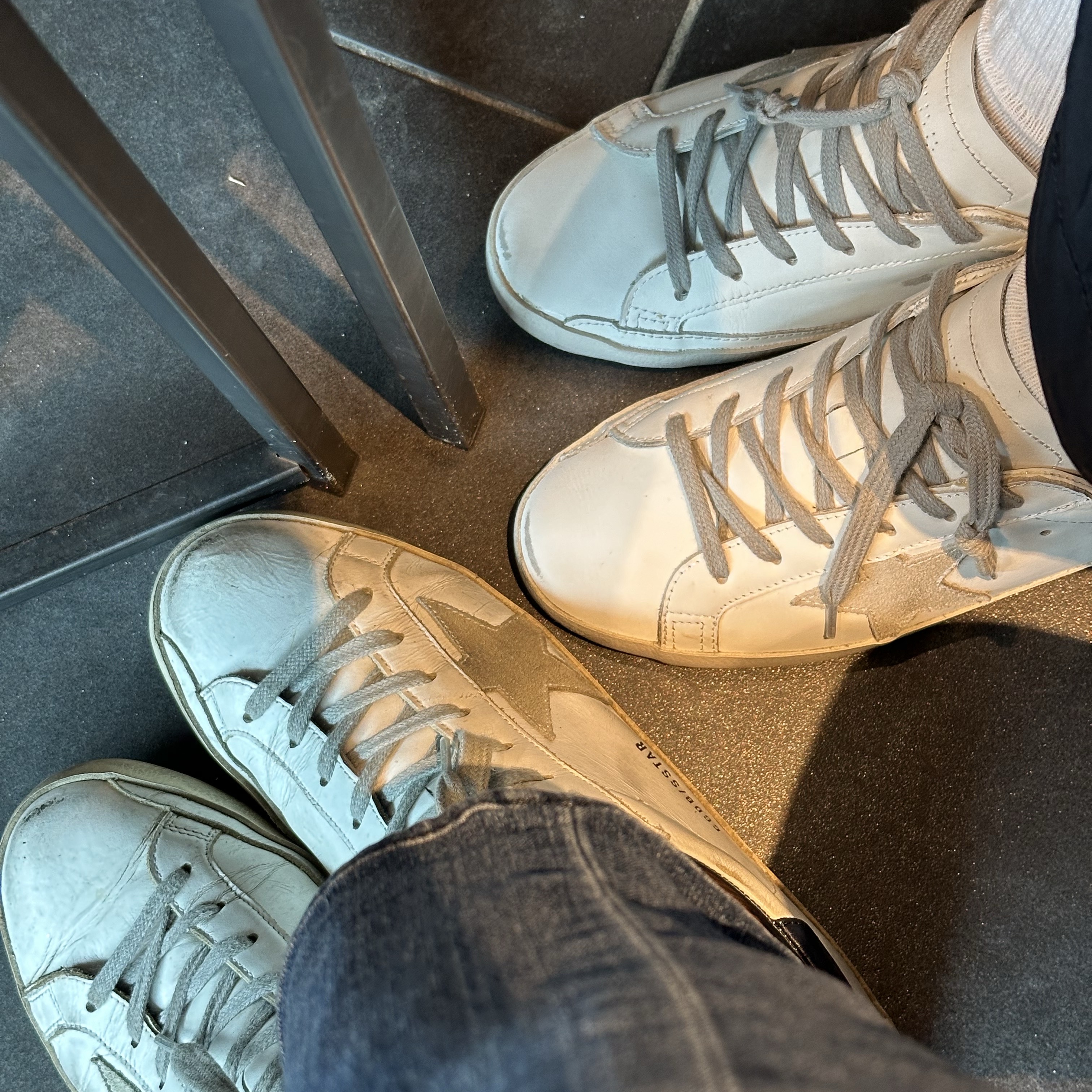 (W) Golden Goose Superstar White Silver Heel Tab Sneakers 착용 스타일