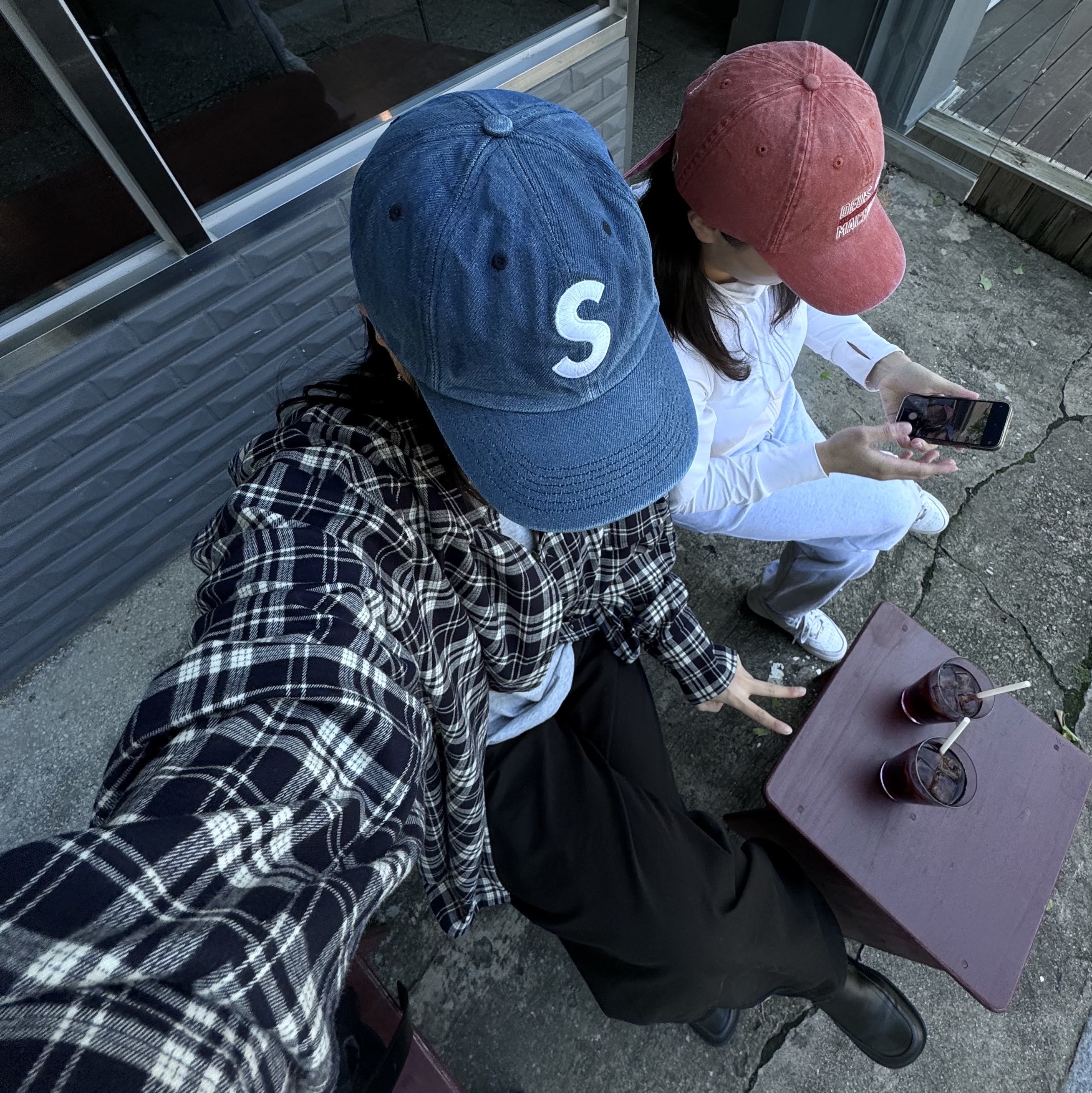 Supreme Pigment S Logo 6-Panel Denim - 24FW, Nike Air Force 1 '07 Low White 착용 스타일 - 1