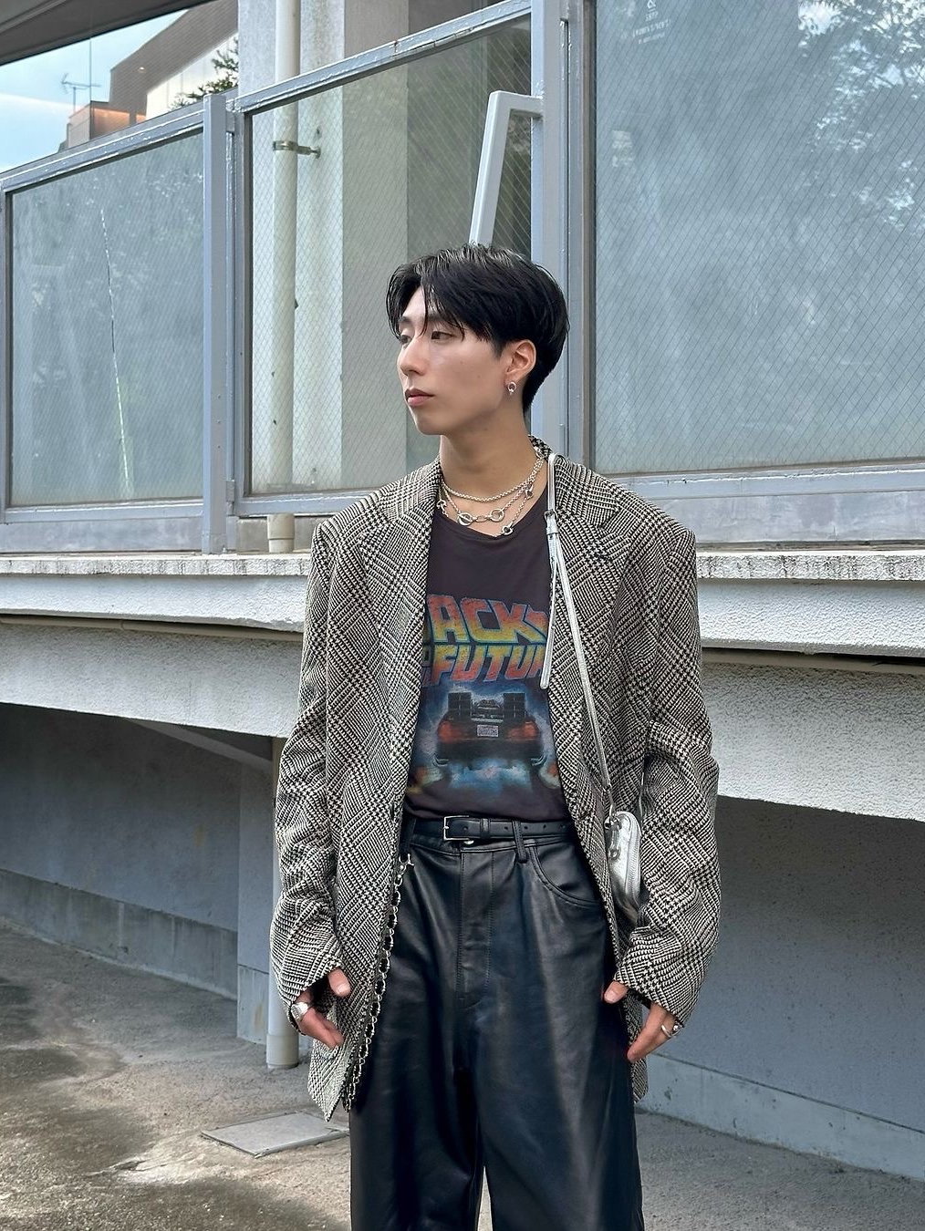 Beautiful People x UNIVERSAL PICTURES Women B.T.T.F Sheer Reversible Big-T Black - 24FW 착용 스타일 - 1