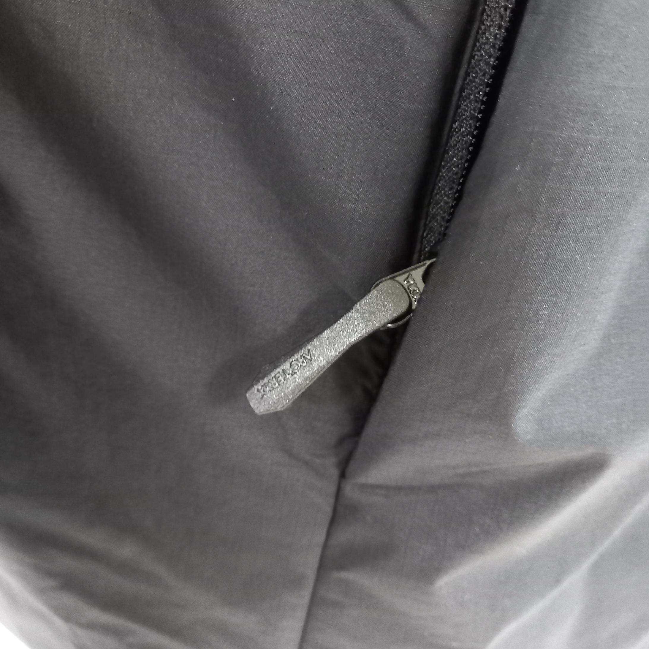 (W) Arc'teryx Atom Heavyweight Hoody Black 착용 스타일 - 6