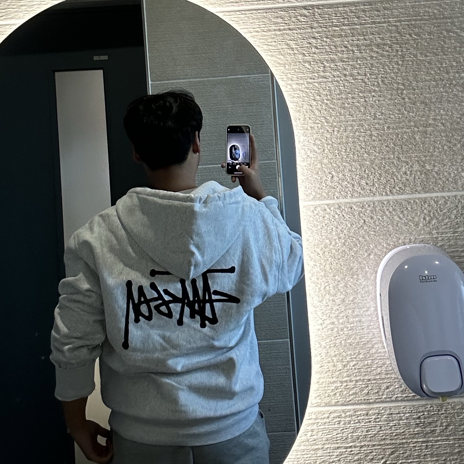 Stussy Basic Stussy Hoodie Ash Heather 착용 스타일