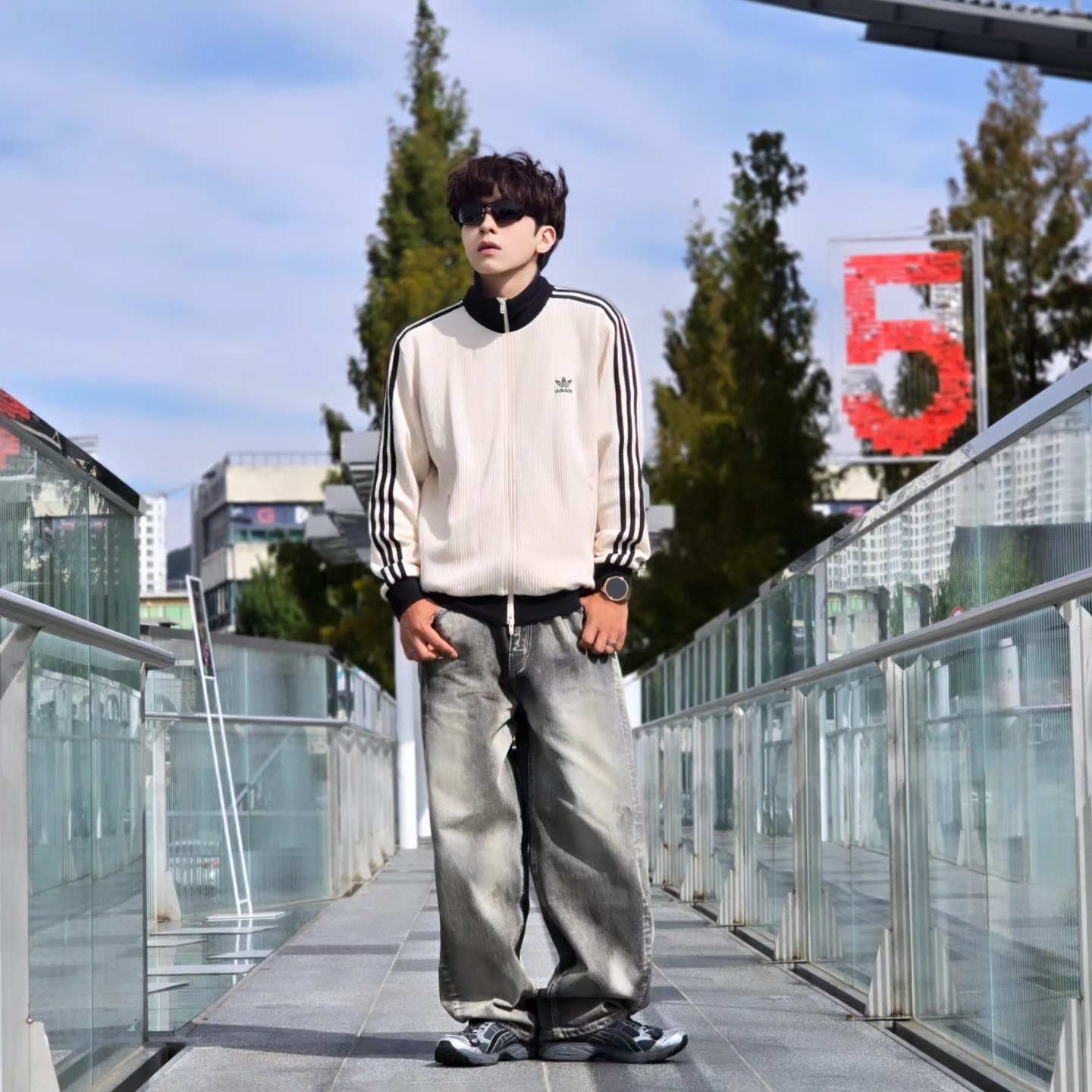Adidas Waffle Beckenbauer Track Top Wonder White - KR Sizing, Samsung Galaxy Watch6 44mm LTE Silver (Korean Ver.) 착용 스타일 - 2