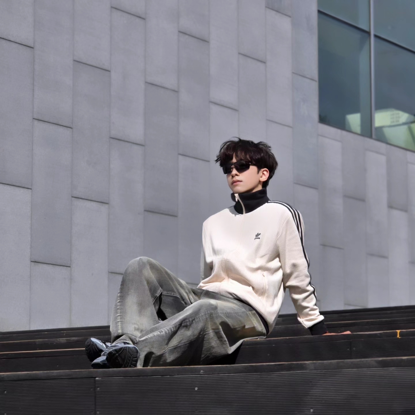 Adidas Waffle Beckenbauer Track Top Wonder White - KR Sizing, Samsung Galaxy Watch6 44mm LTE Silver (Korean Ver.) 착용 스타일 - 3