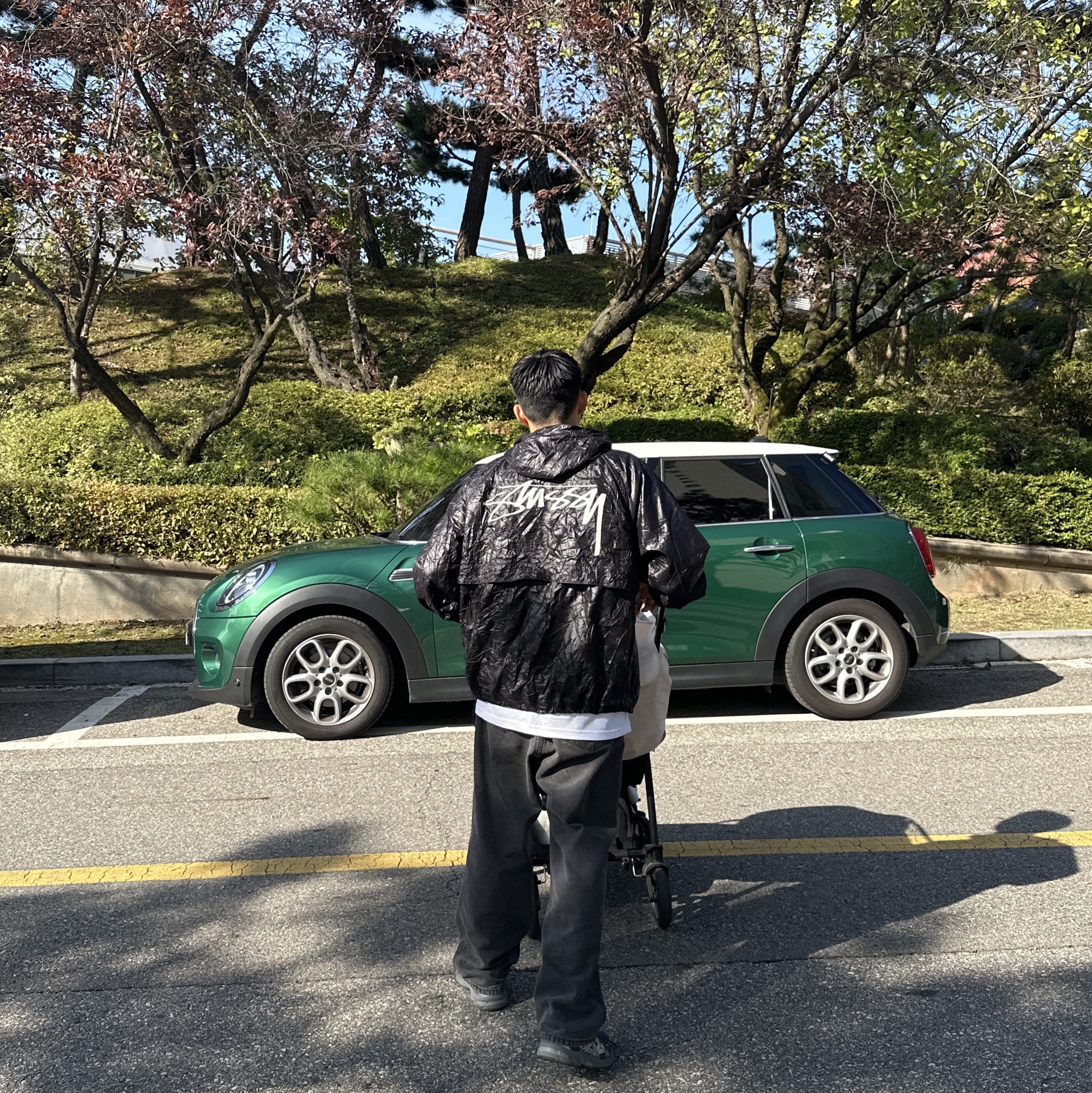 Stussy Beach Shell Wrinkled Nylon Jacket Black, Asics Gel-1130 Steel Grey Pure Silver 착용 스타일