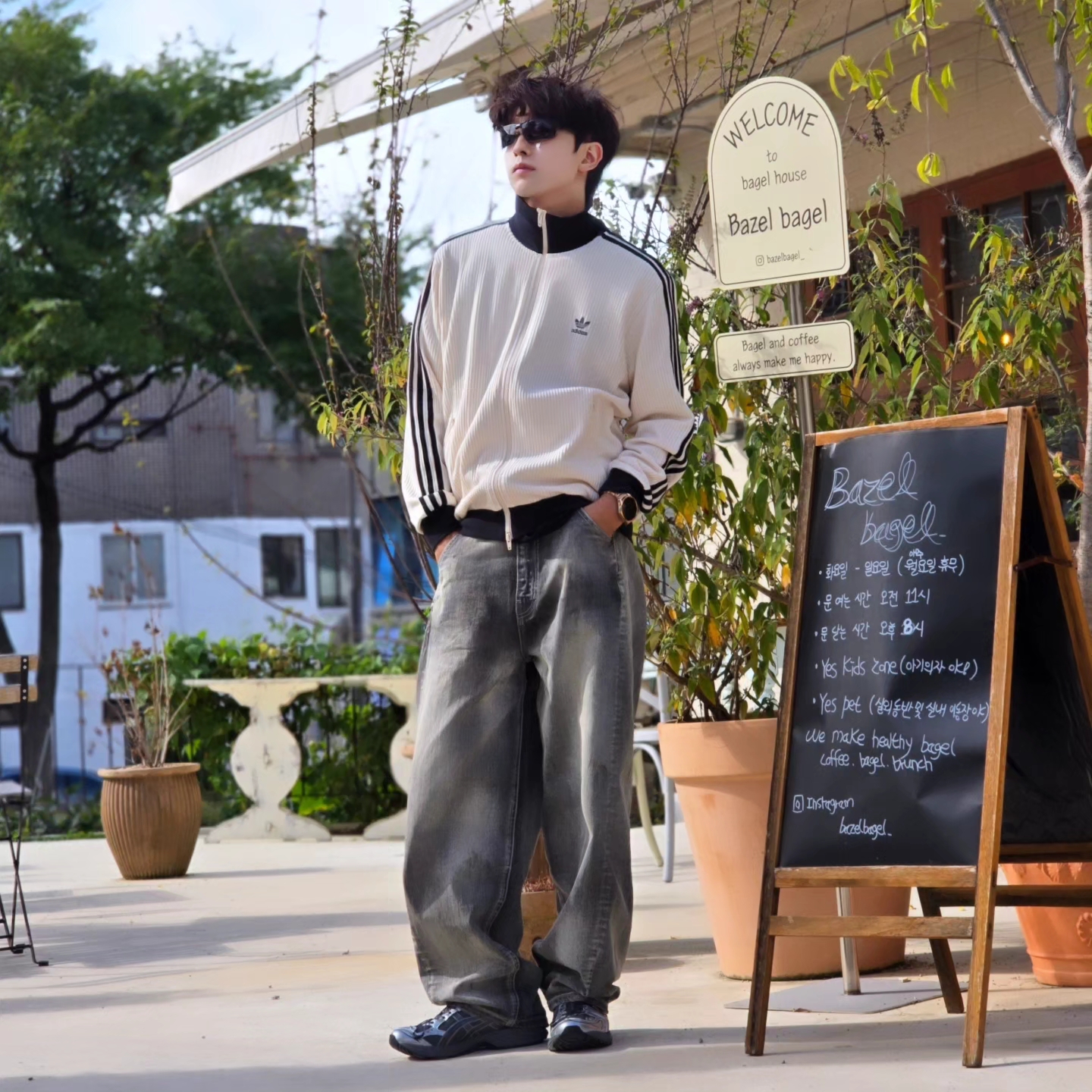 Adidas Waffle Beckenbauer Track Top Wonder White - KR Sizing, Samsung Galaxy Watch6 44mm LTE Silver (Korean Ver.) 착용 스타일 - 1