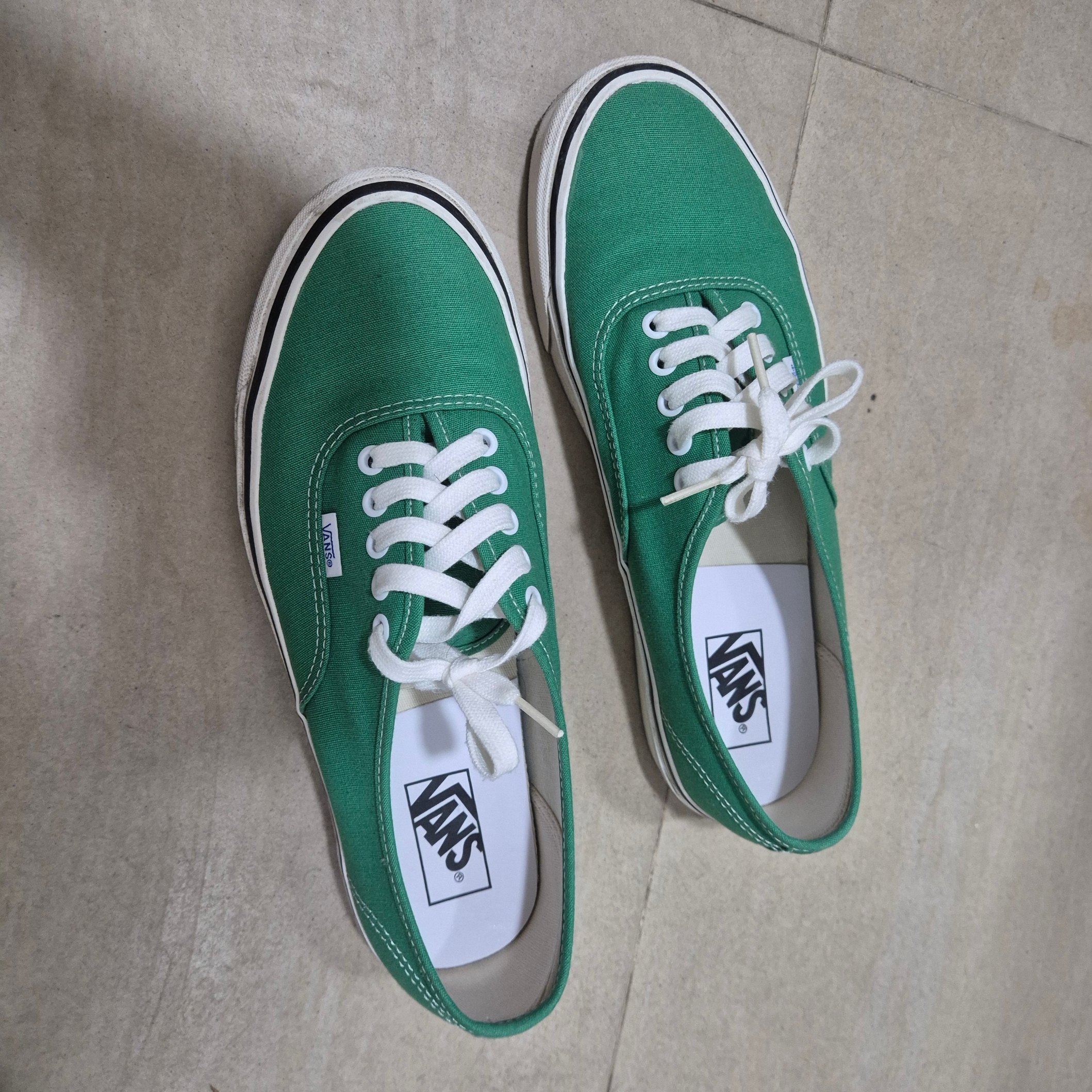 Vans Authentic 44 DX Anaheim Factory Emerald Green 착용 스타일