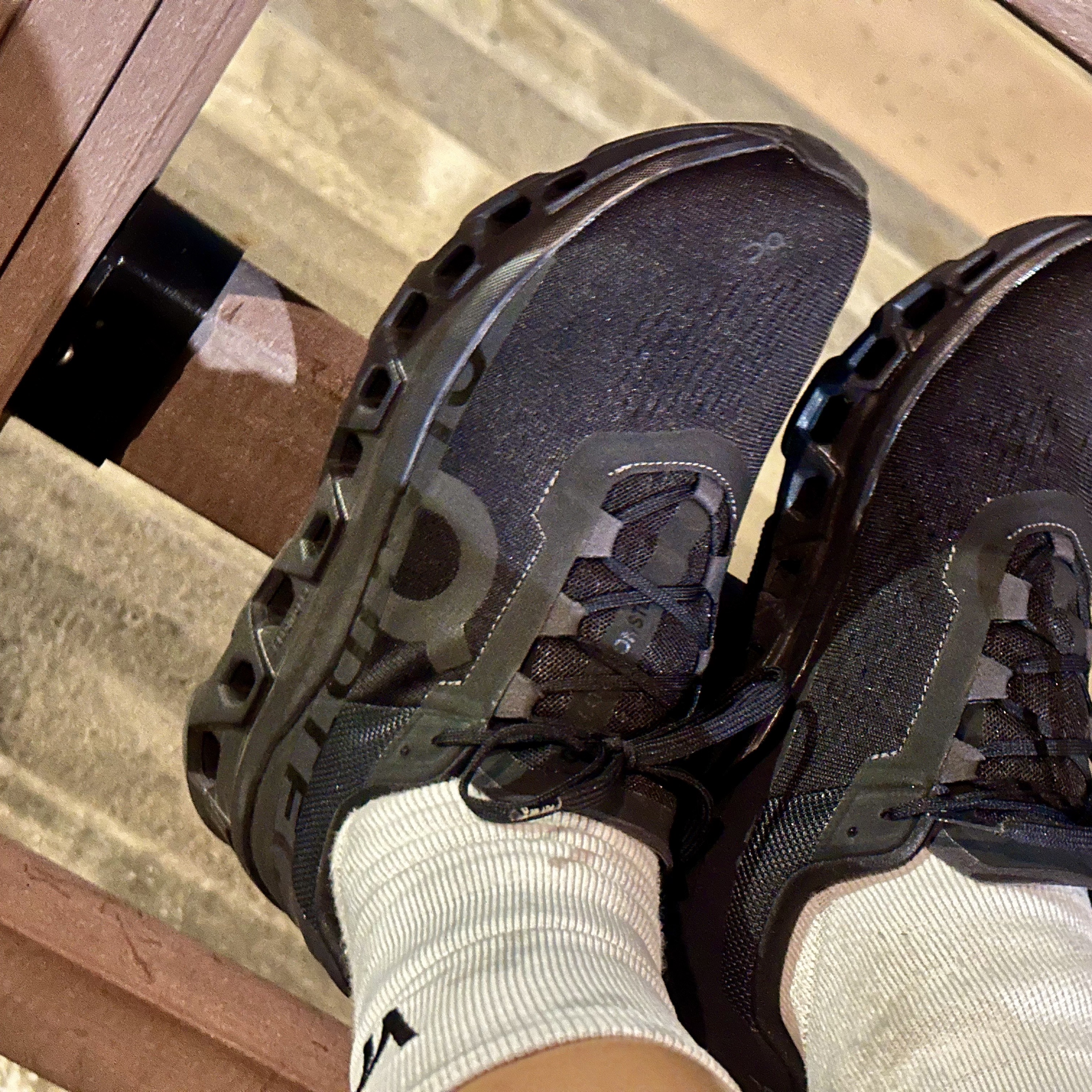 On Running Cloudmonster All Black 착용 스타일 - 3