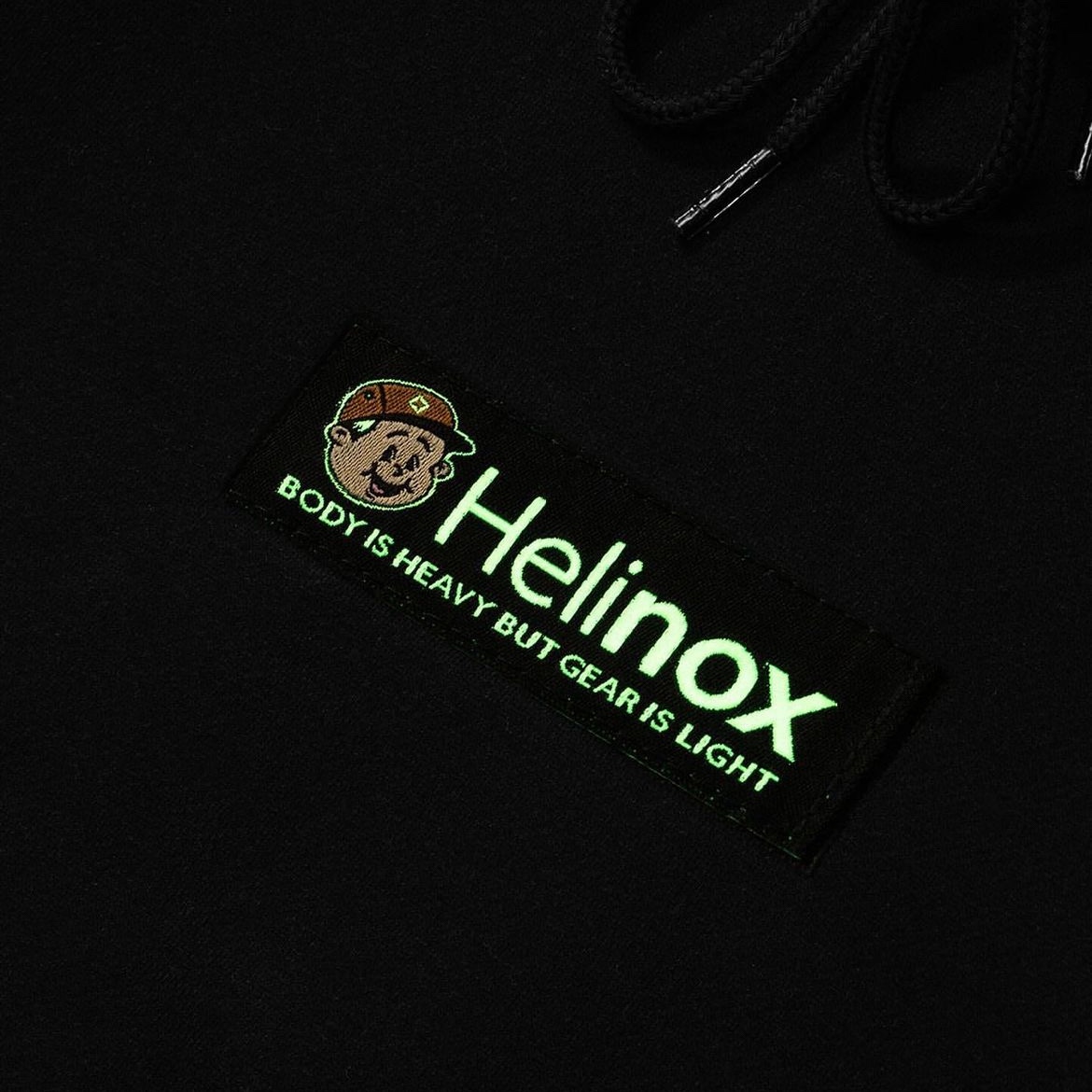 Helinox x BDNS Hoodie Black 착용 스타일