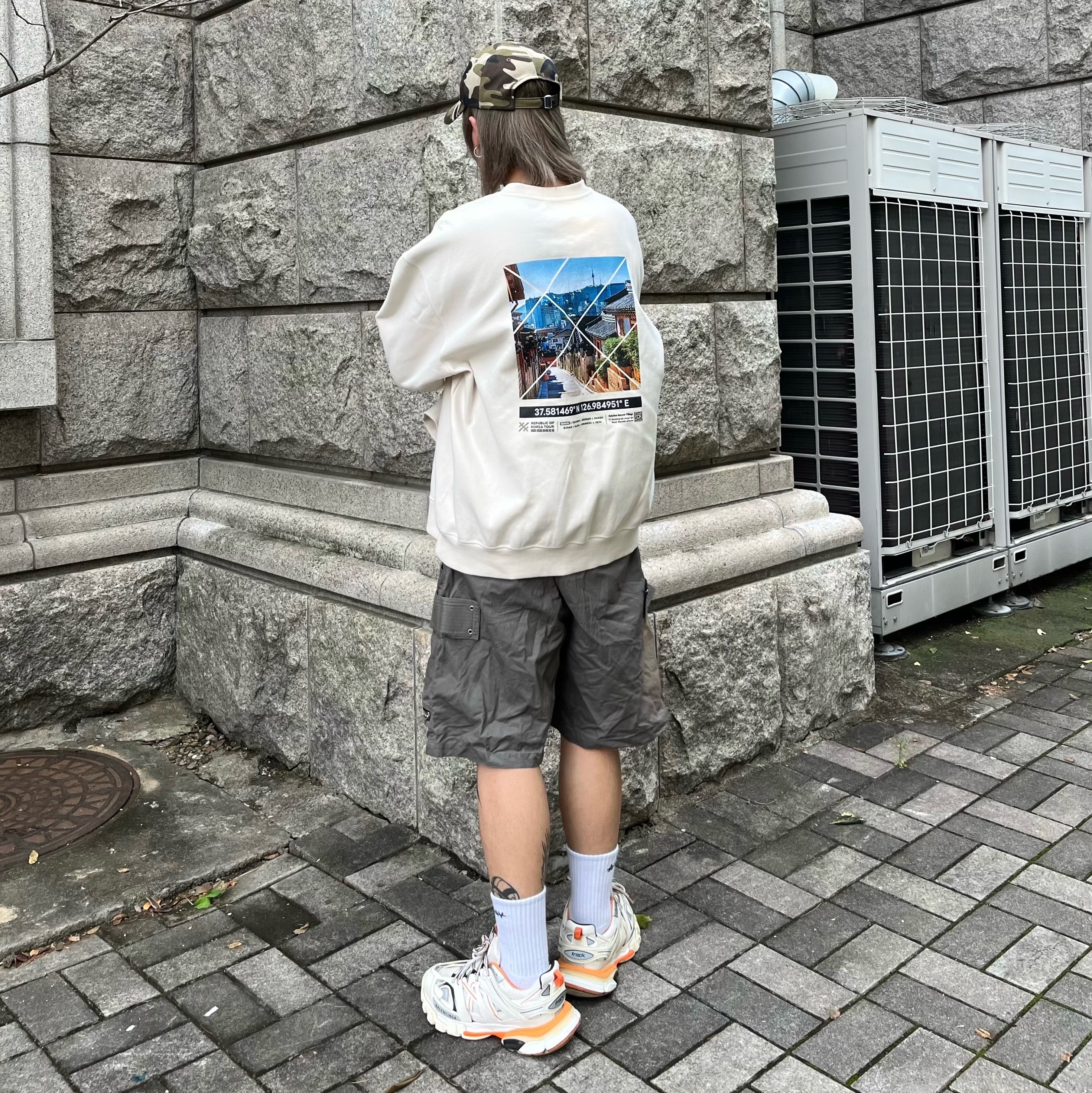 Balenciaga Track Sneakers White Orange 2019 착용 스타일 - 1