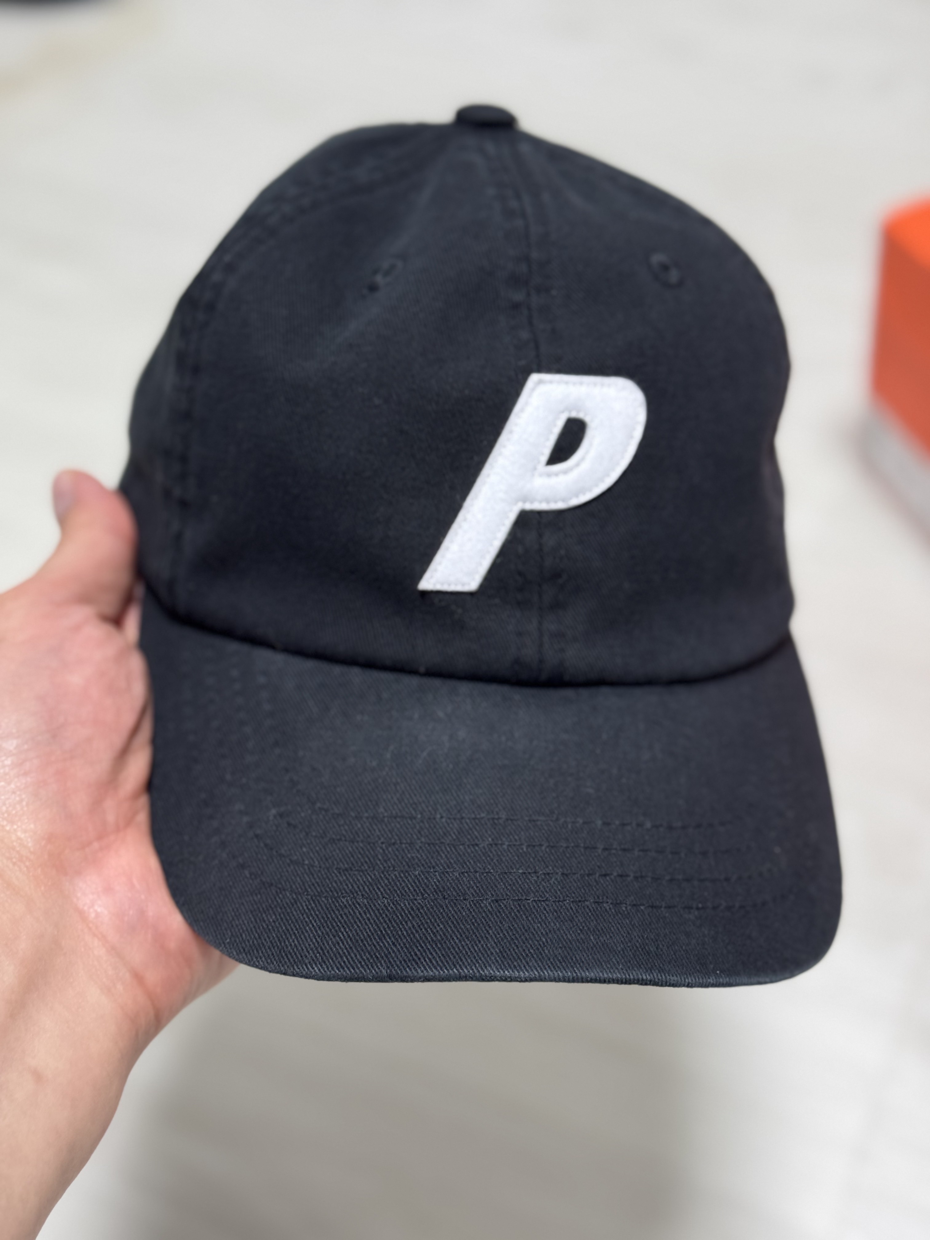 Palace P 6-Panel Black - 24FW 착용 스타일