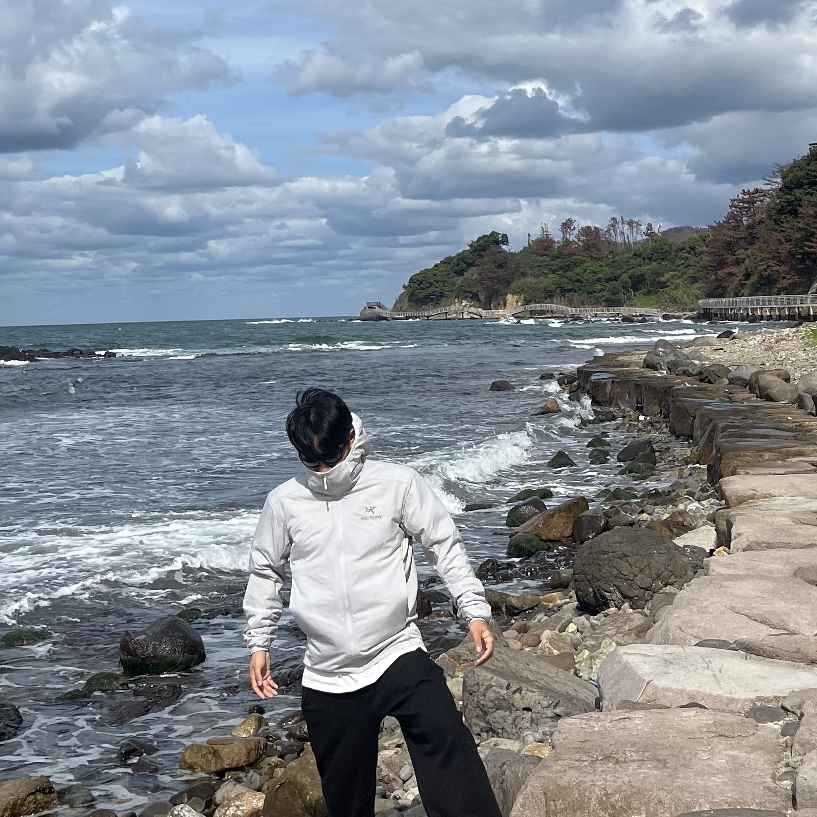 Arc'teryx Atom LT Hoody Solitude 착용 스타일 - 1