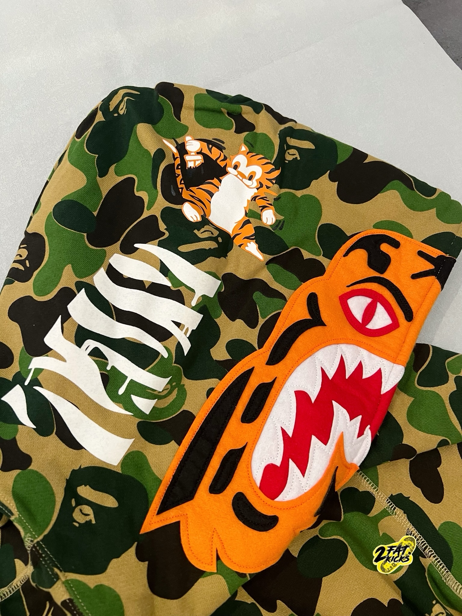 BAPE ABC Camo Tiger Full Zip Hoodie Army Green, BAPE ABC Camo Tiger Full Zip Hoodie Pink 착용 스타일 - 10