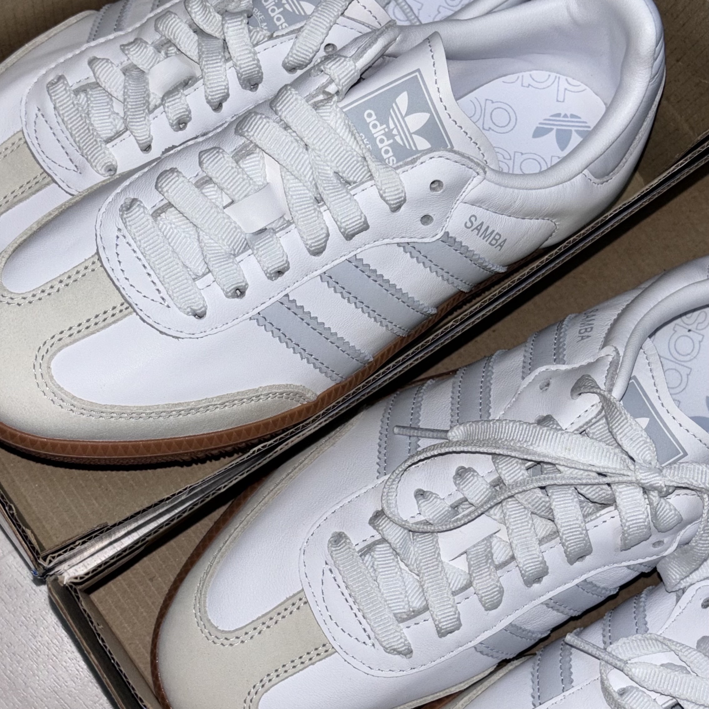 (W) Adidas Samba OG Cloud White Halo Blue 착용 스타일