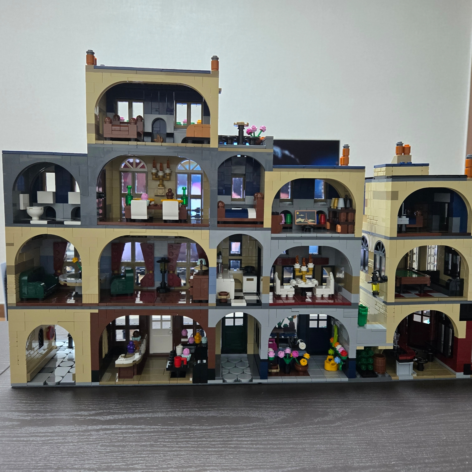 Lego Parisian Street 착용 스타일 - 2