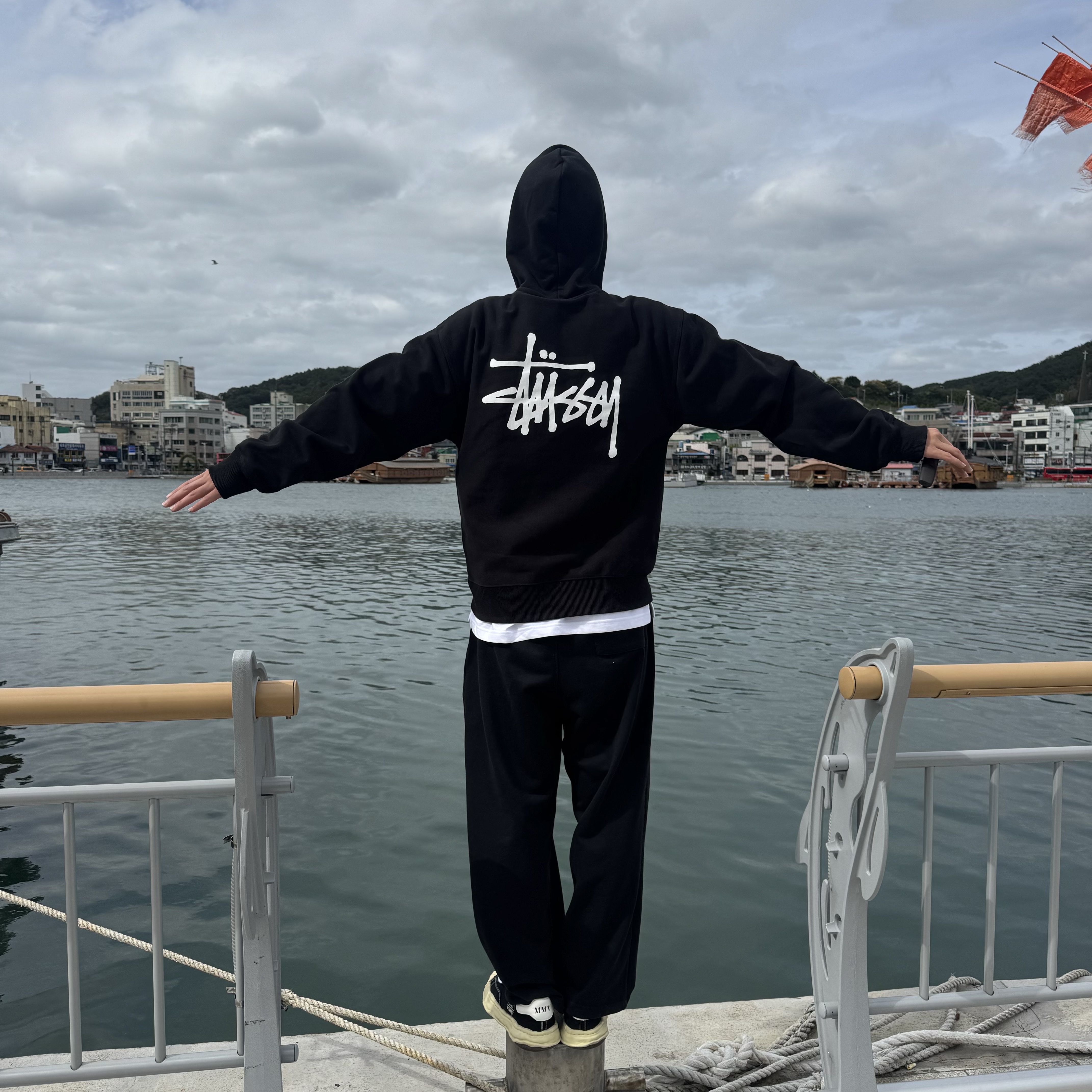 Stussy Basic Stussy Hoodie Black 2023 착용 스타일 - 1
