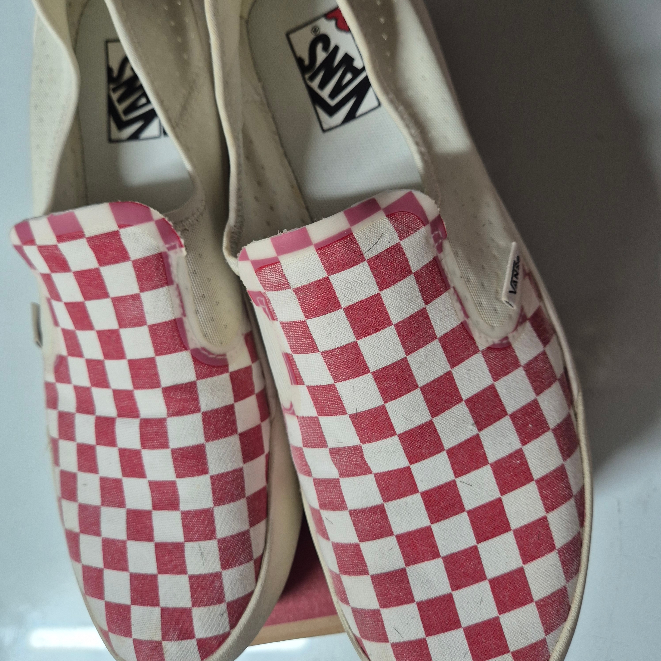 Vans ComfyCush One Checkerboard Racing Red Marshmallow 착용 스타일