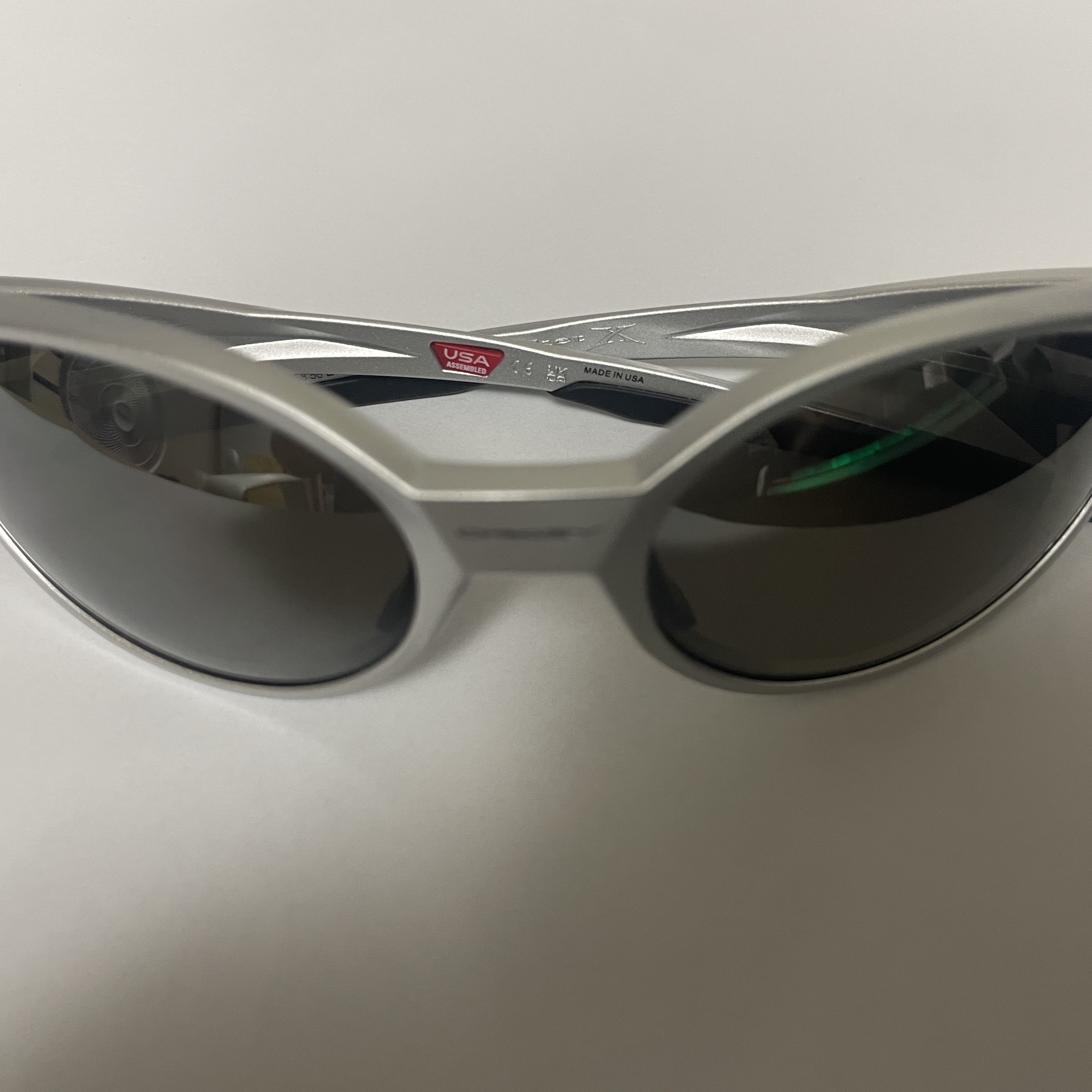 Oakley Eye Jacket Redux Silver Frame Prizm Black Polarized Lenses High Bridge Fit 착용 스타일