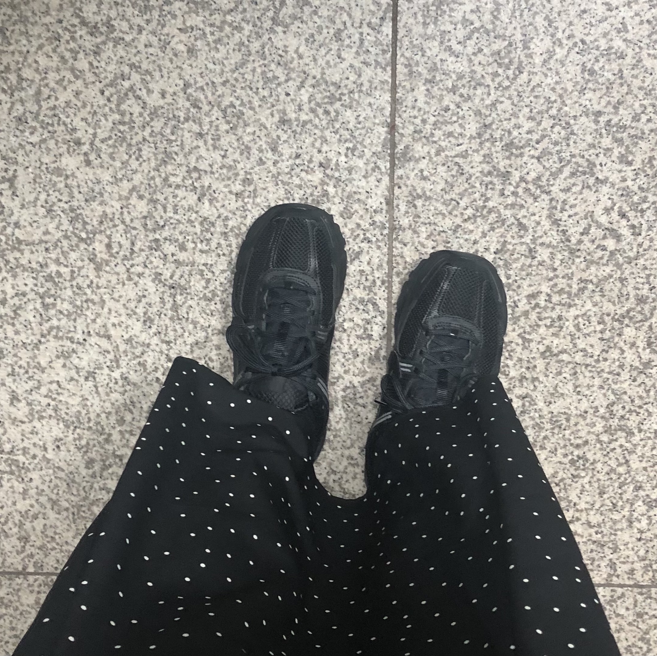 Nike Zoom Vomero 5 SP Black 착용 스타일