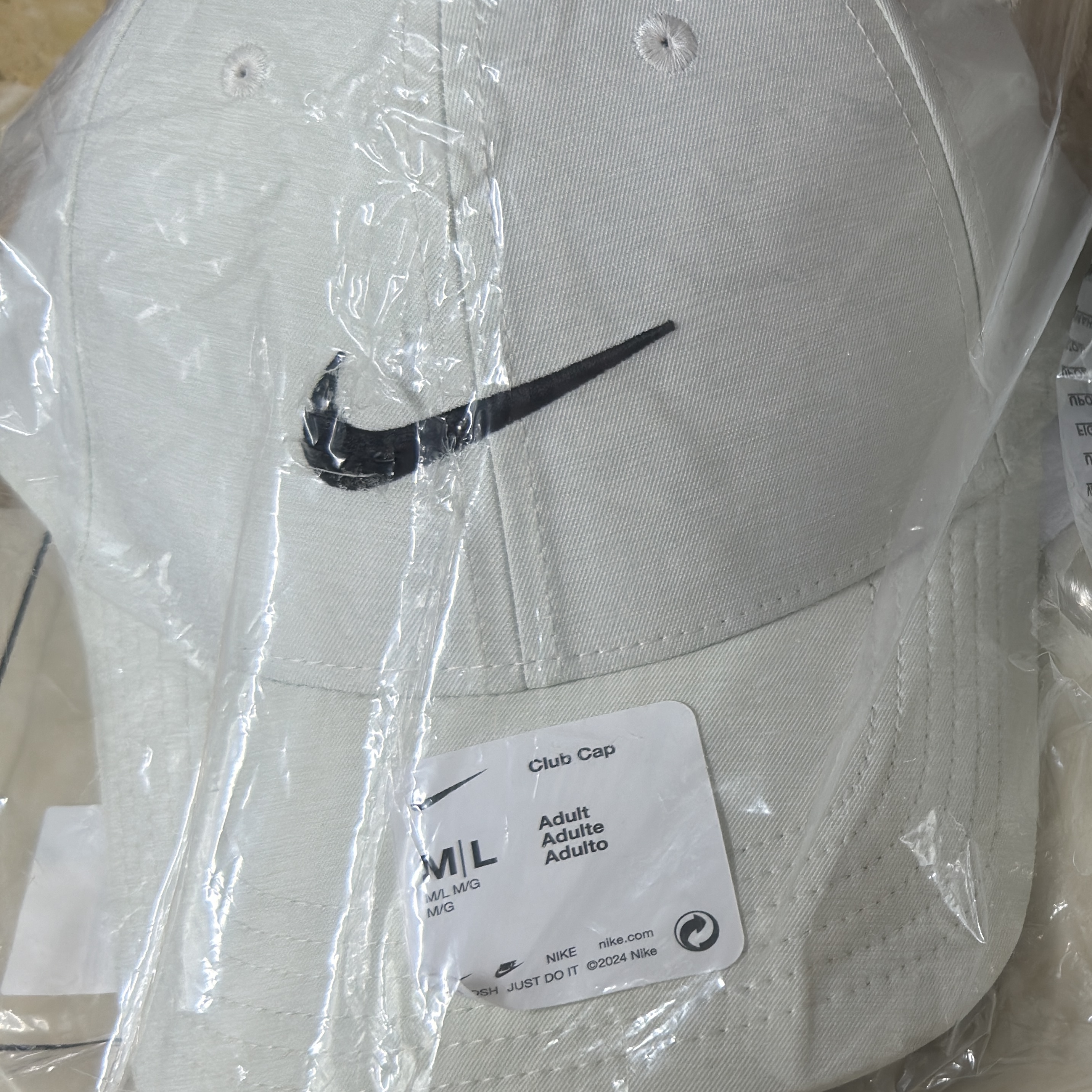Nike Dri-Fit Club Structure Heather Cap White 착용 스타일