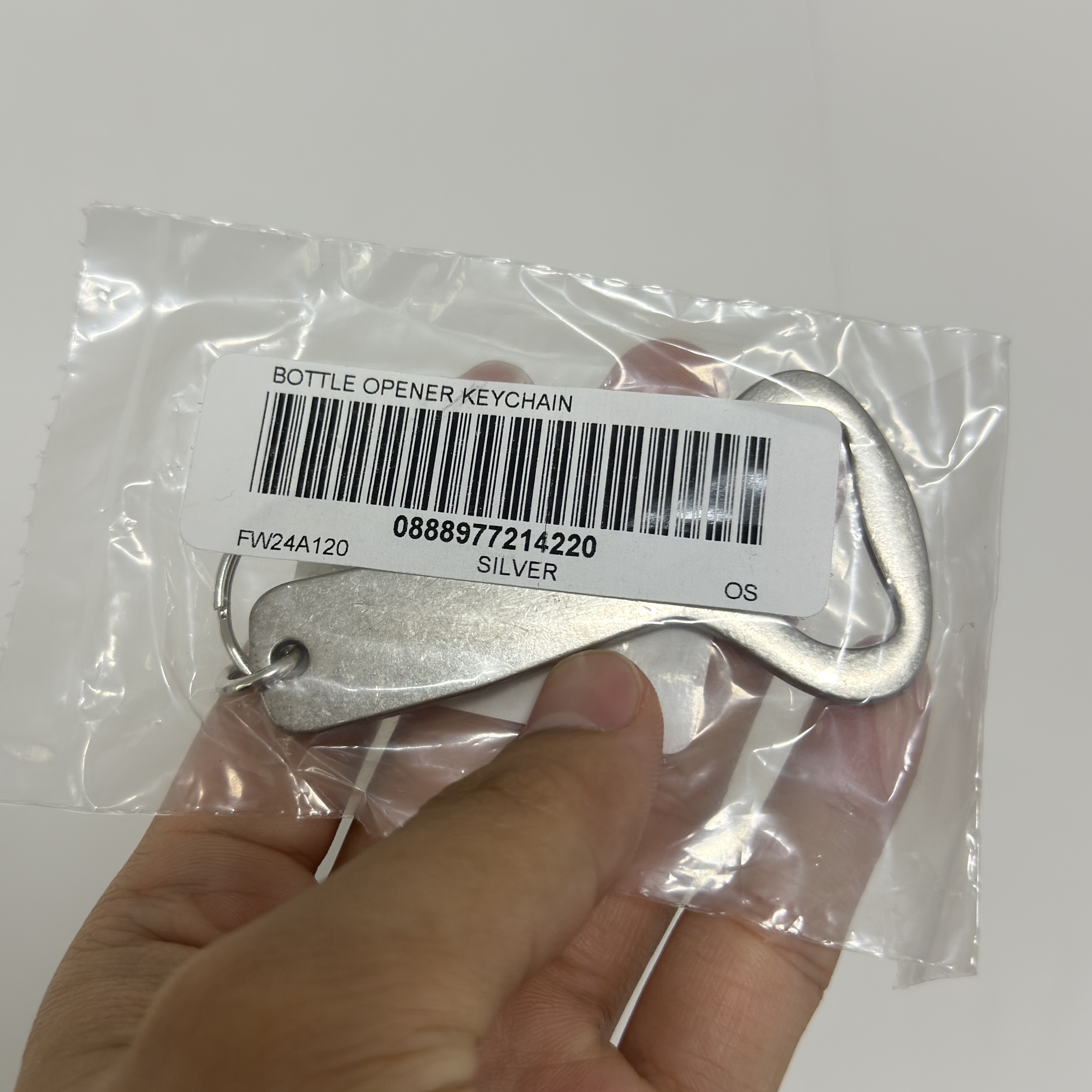 Supreme Bottle Opener Keychain Silver - 24FW 착용 스타일