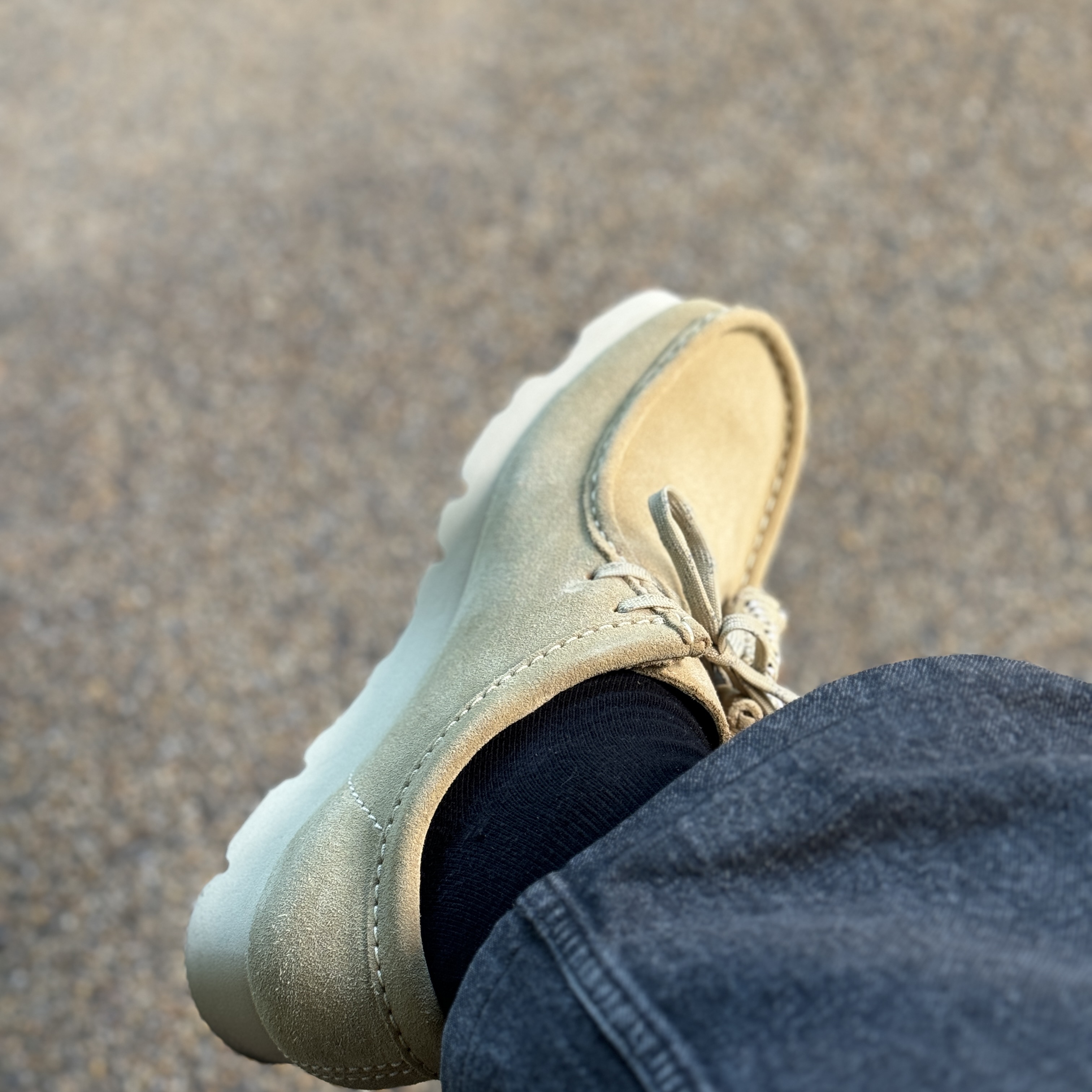 Clarks Wallabee Gore-Tex Maple Suede 착용 스타일