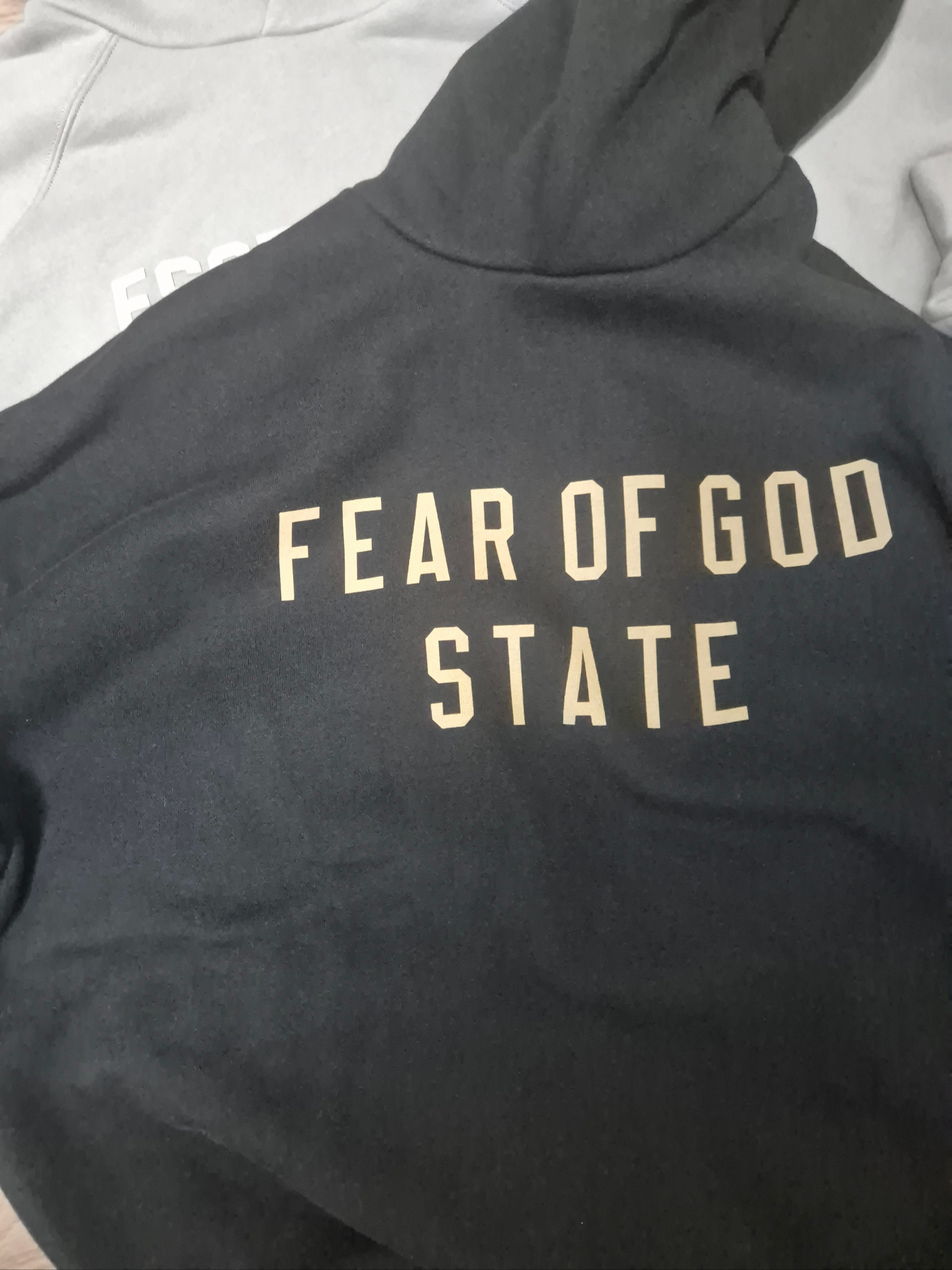 Essentials Fleece State Hoodie Black - 24FW 착용 스타일