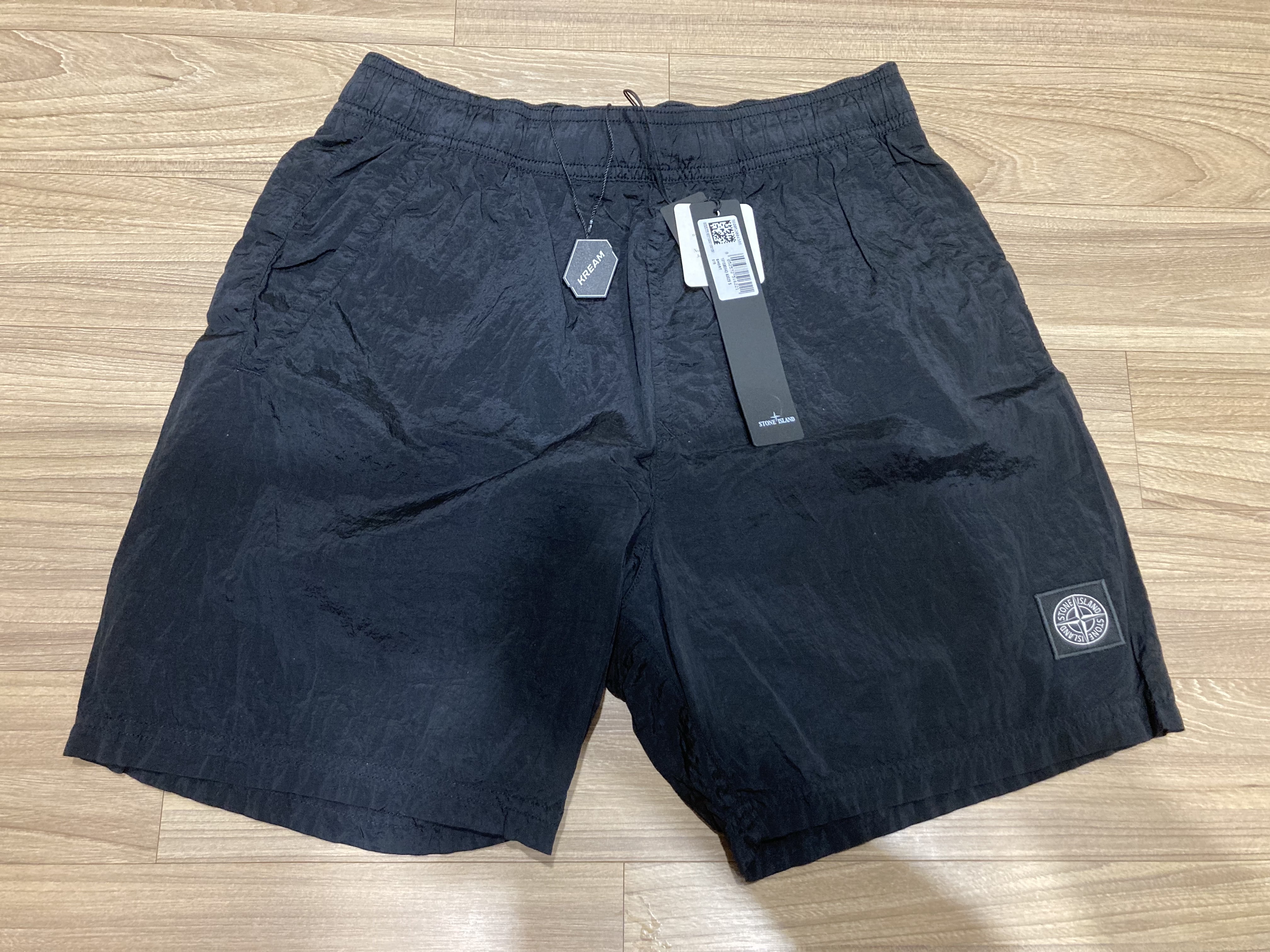 Stone Island B0943 Nylon Metal Swimming Trunk Black - 23SS 착용 스타일