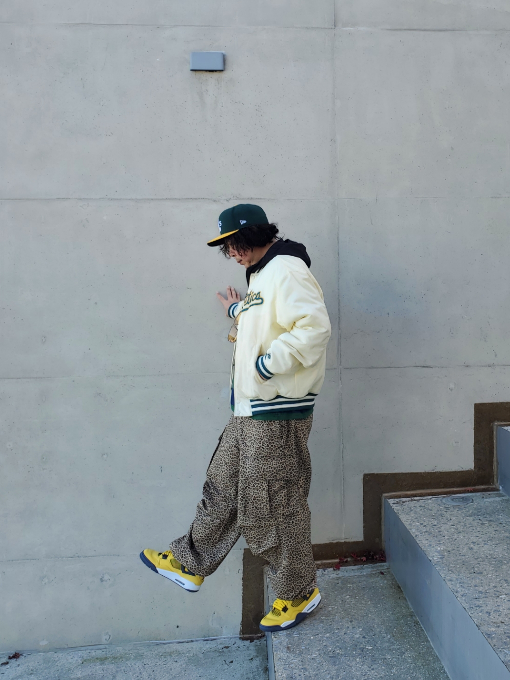 Jordan 4 Retro Tour Yellow 착용 스타일 - 2