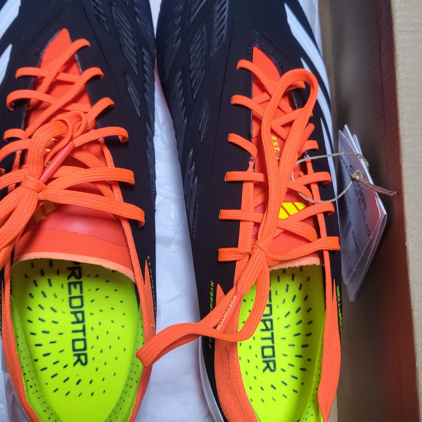 Adidas Predator 24 Elite Low AG Core Black Cloud White 착용 스타일