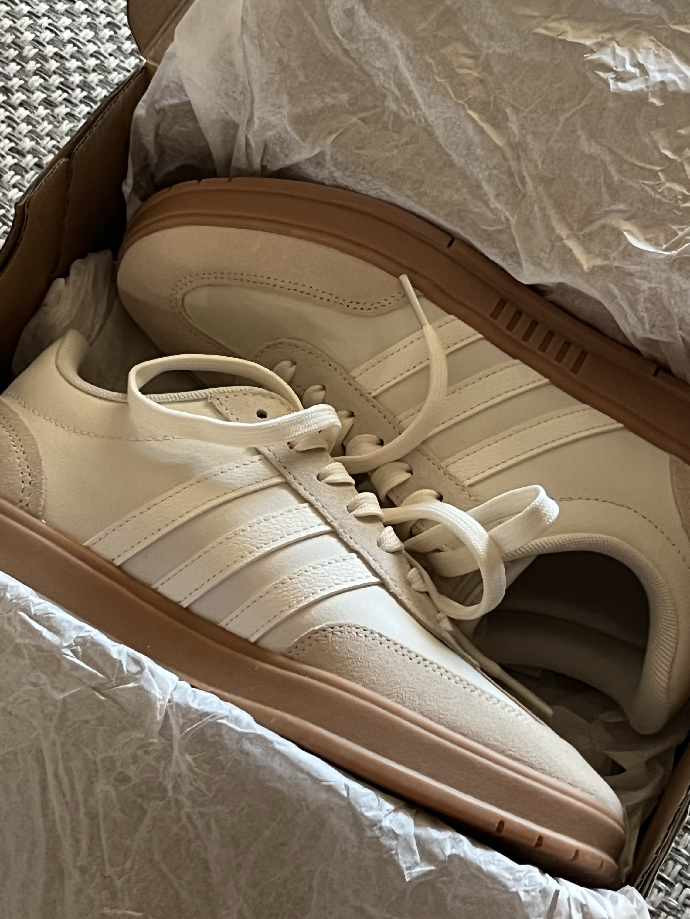 Adidas Tobacco Gruen Cream White Bliss 착용 스타일 - 4