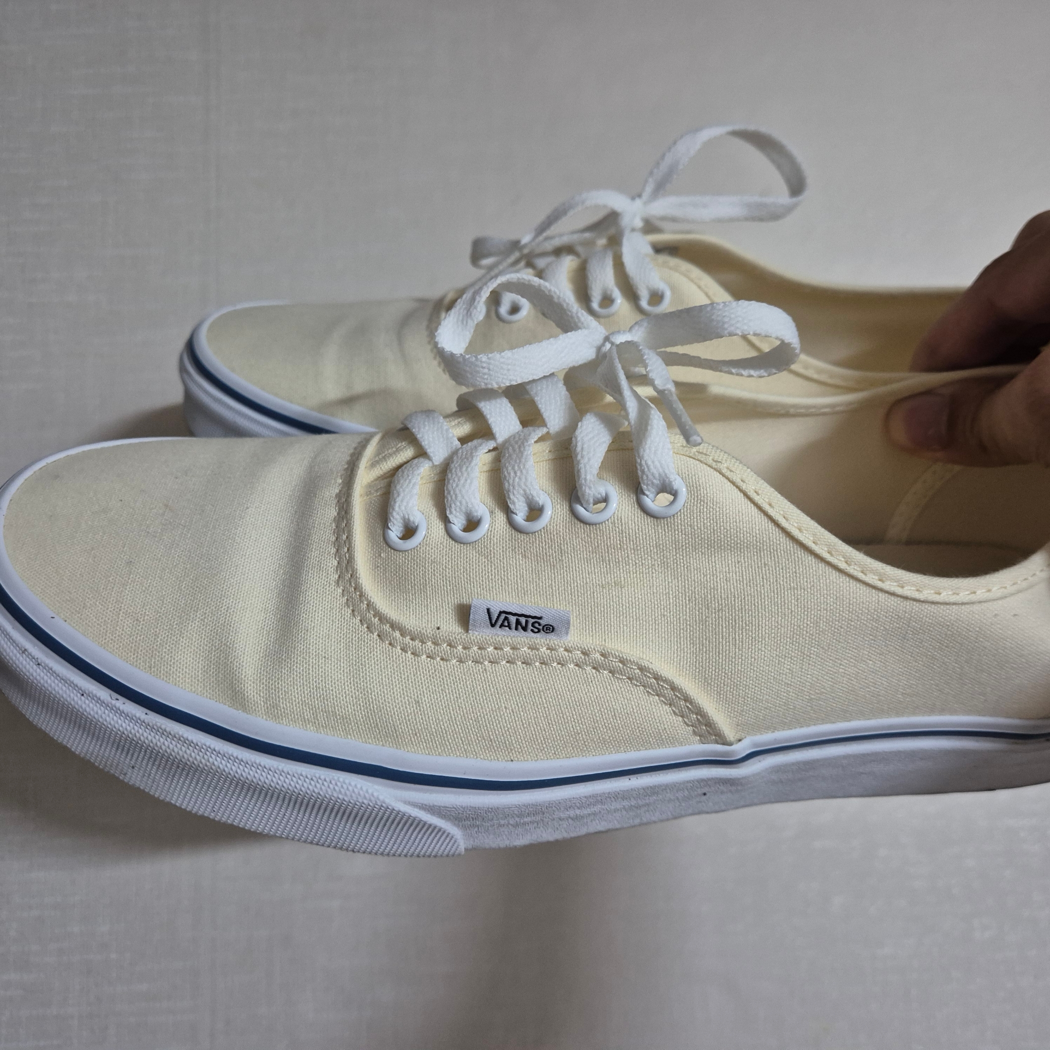 Vans Authentic White 착용 스타일