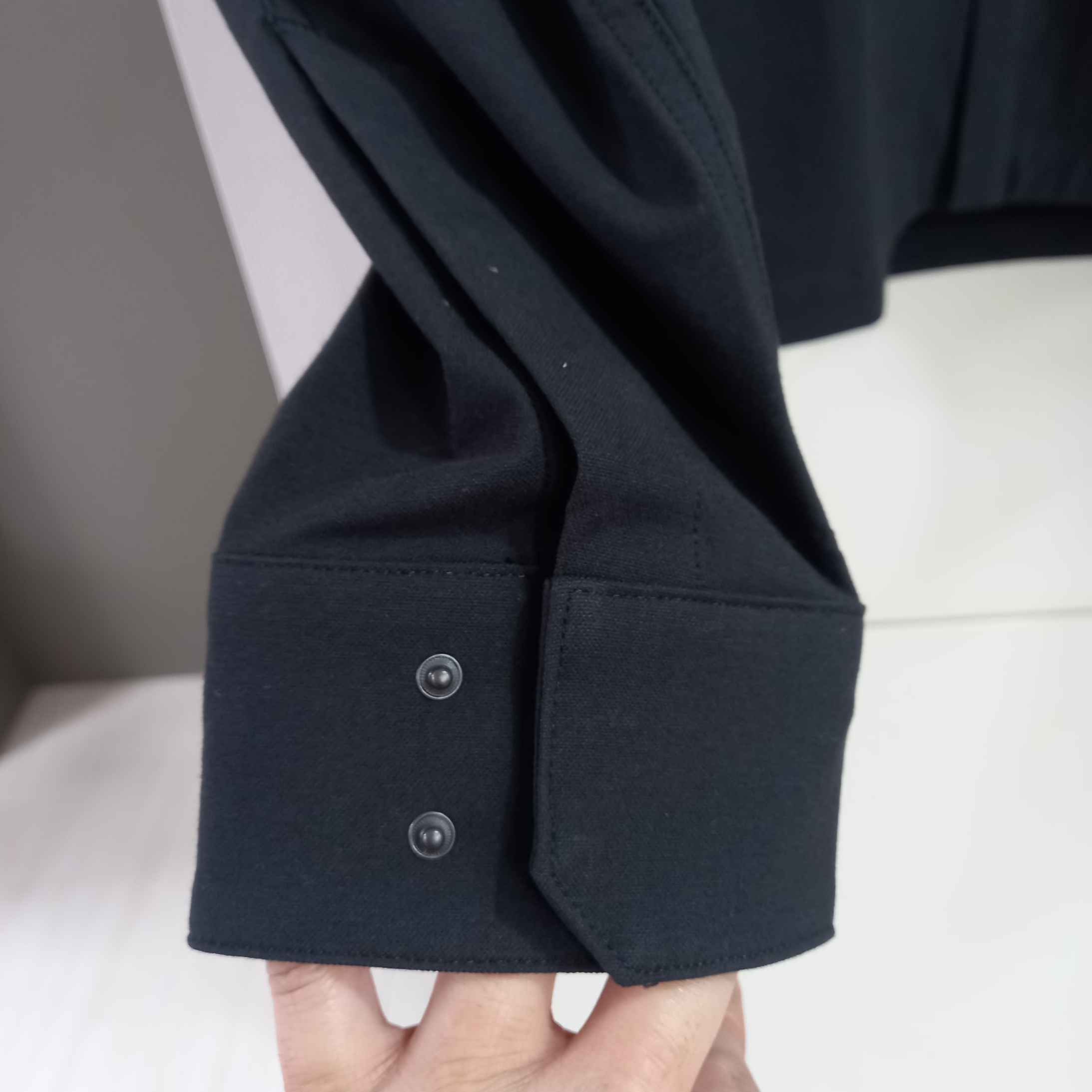 Arc'teryx Cronin Cotton Overshirt Black 착용 스타일 - 4