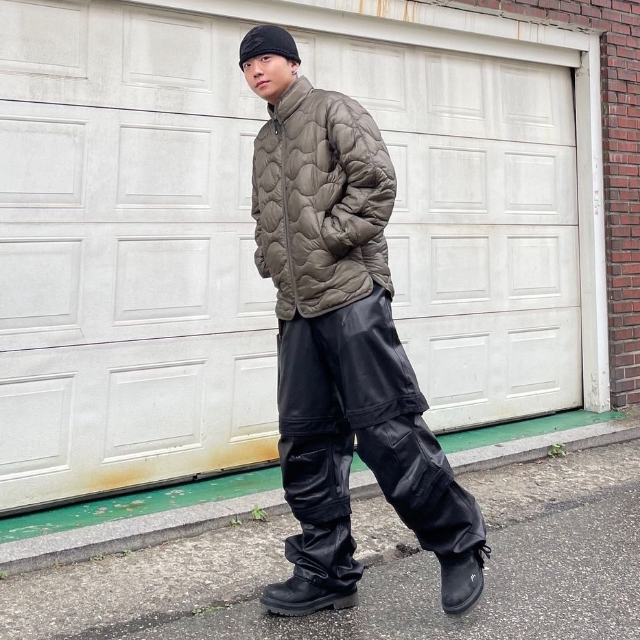 Farfromwhat Far Layered Work Pants Coated Black 착용 스타일 - 1