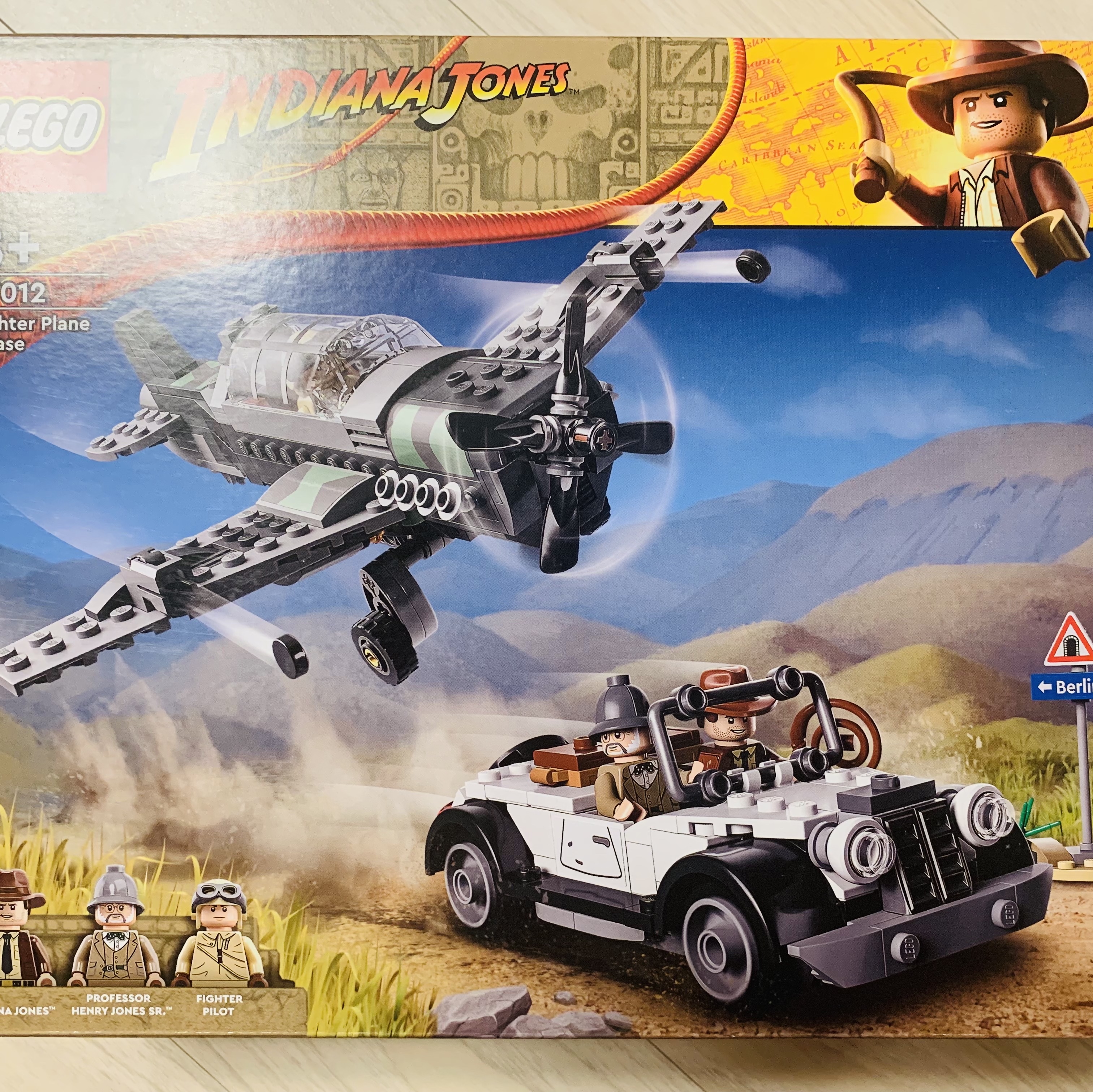Lego Indiana Jones Fighter Plane Chase 착용 스타일