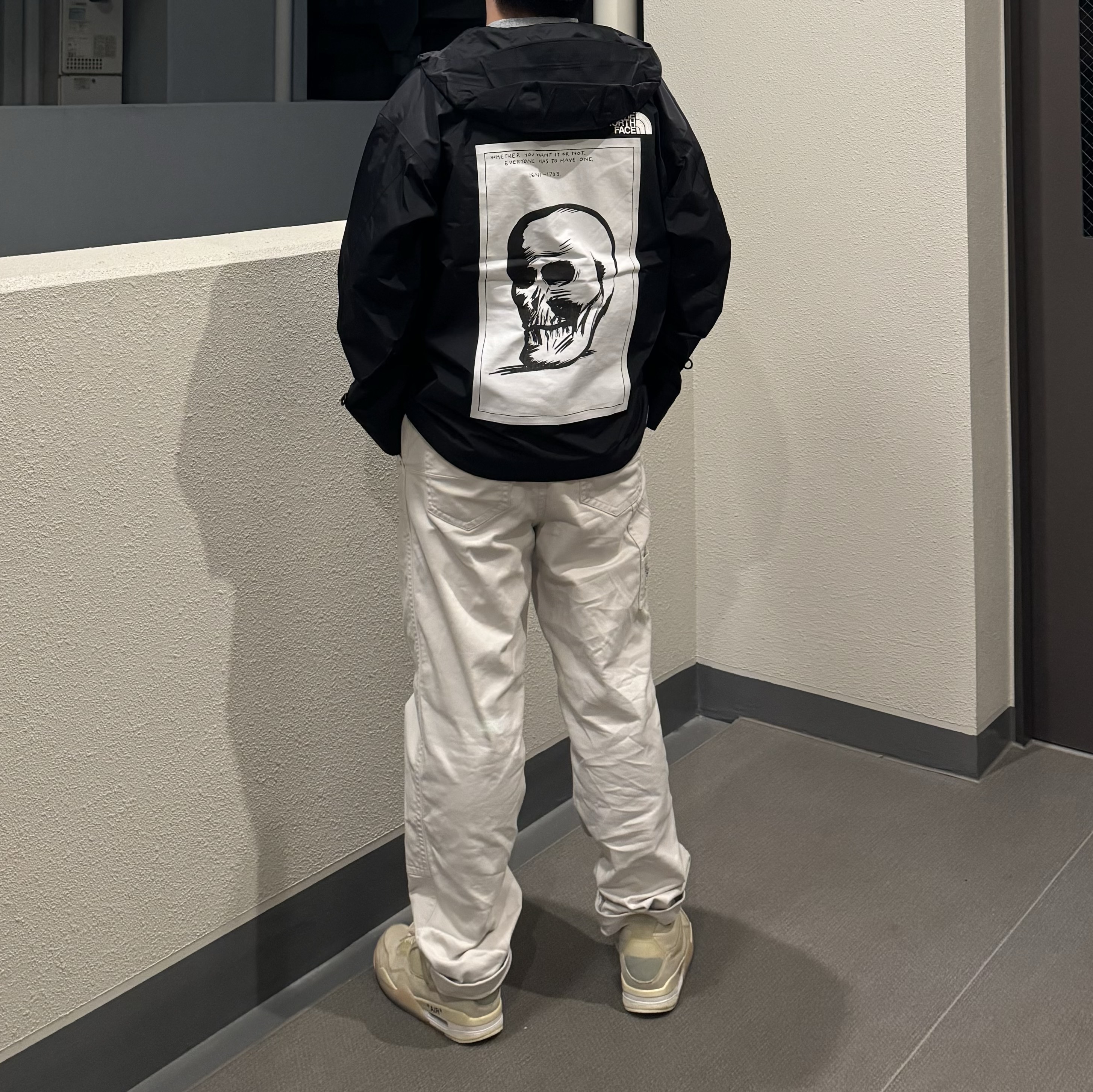 Supreme x The North Face Mountain Jacket Black - 24FW, (W) Jordan 4 x Off-White Retro SP Sail 착용 스타일